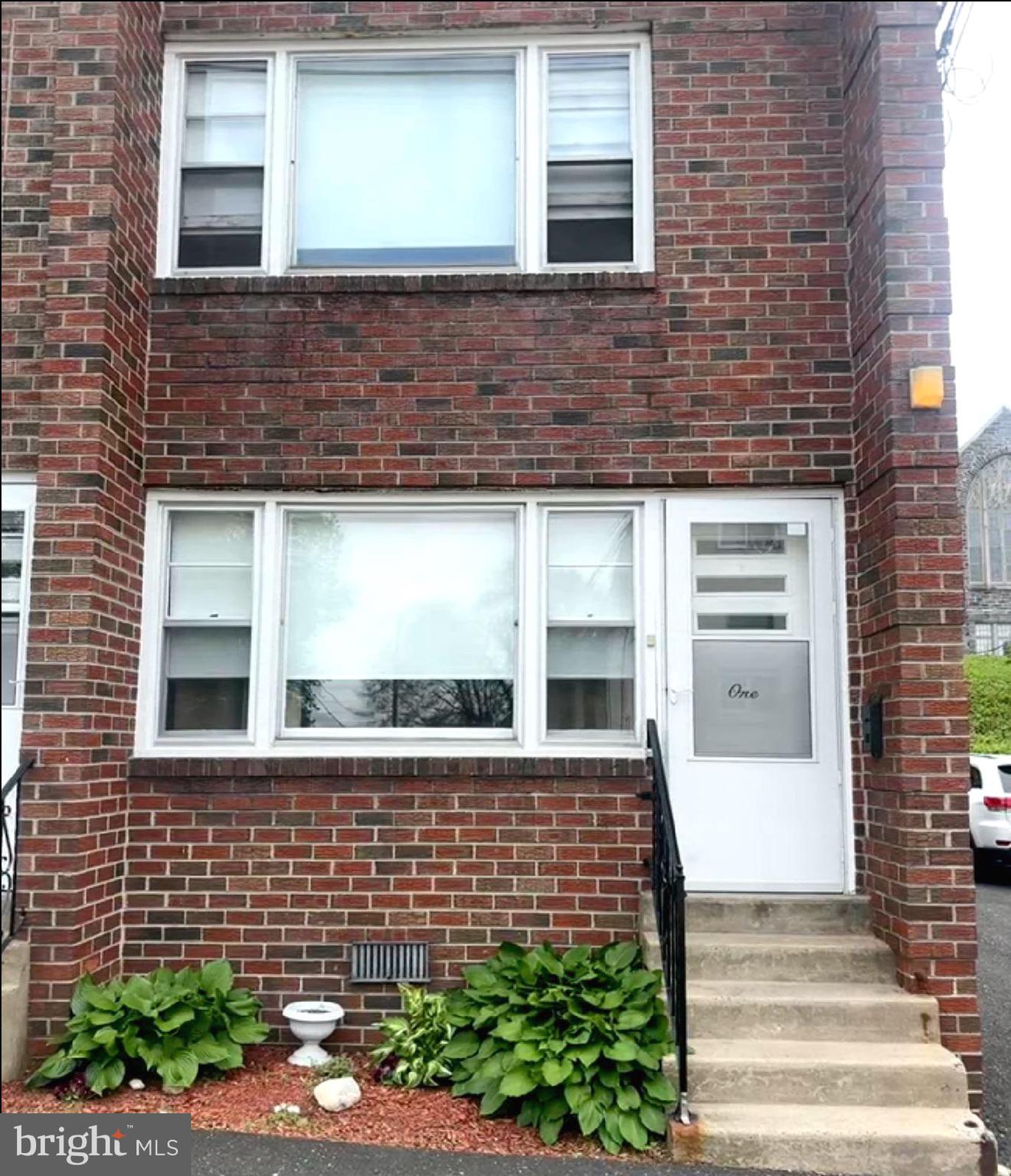 GLENSIDE - Residential Lease