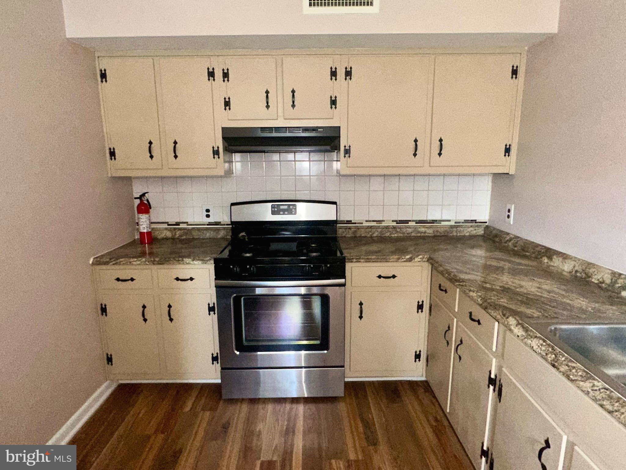 GLENSIDE - Residential Lease