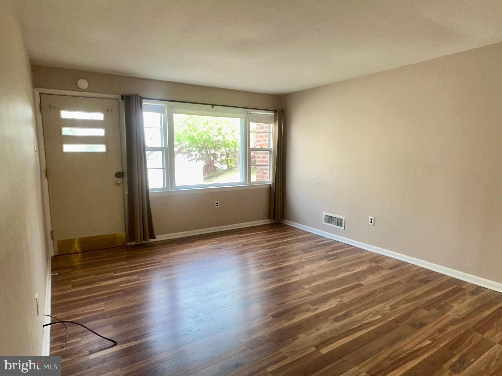 GLENSIDE - Residential Lease