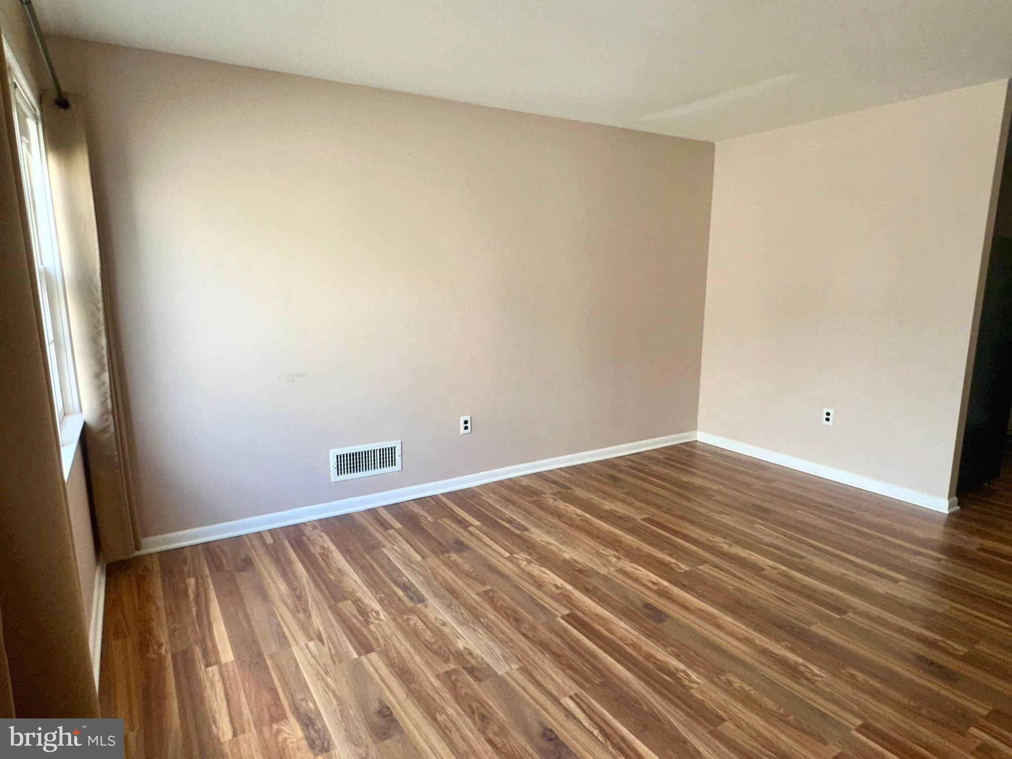 GLENSIDE - Residential Lease