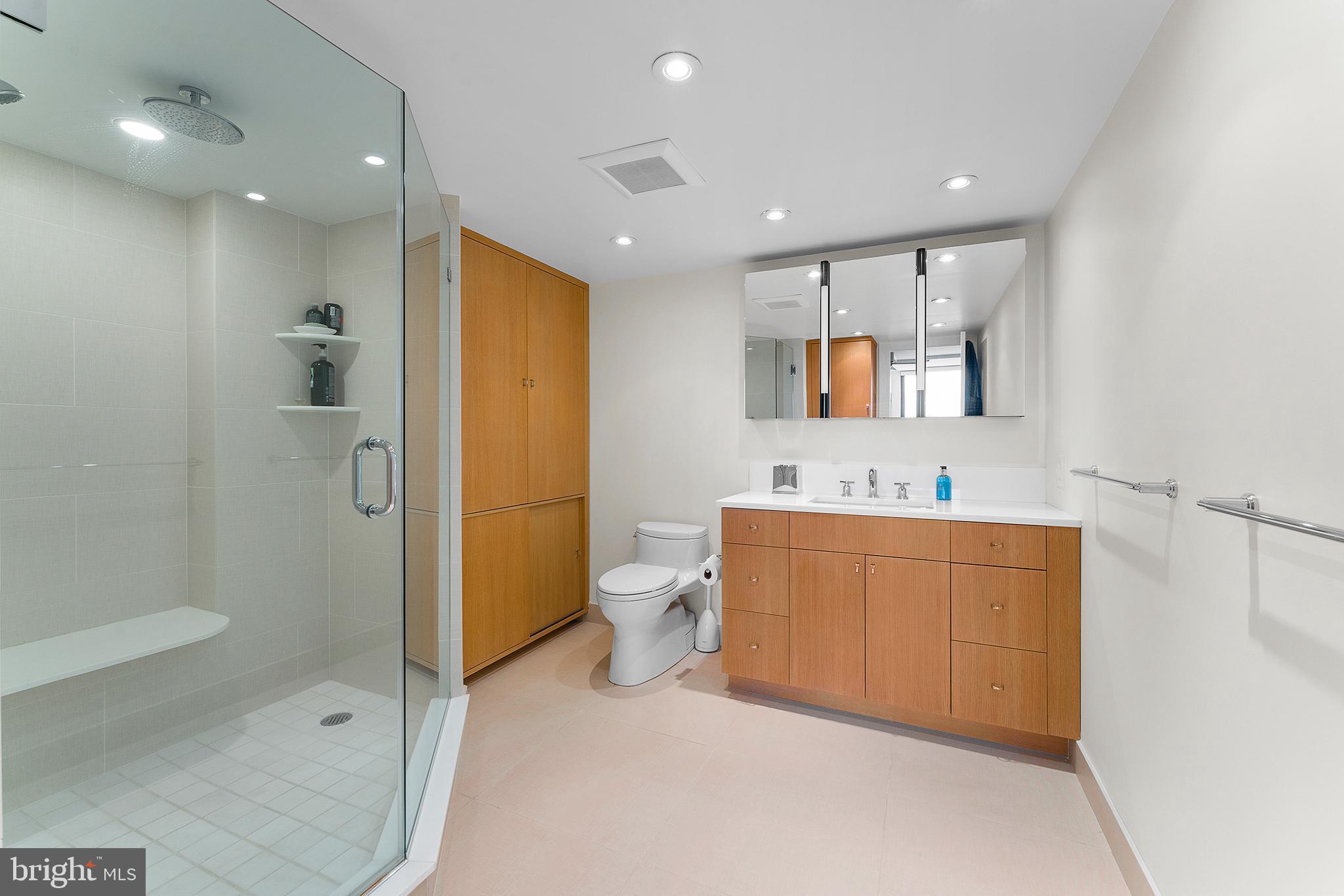 INDEPENDENCE PLACE - Residential