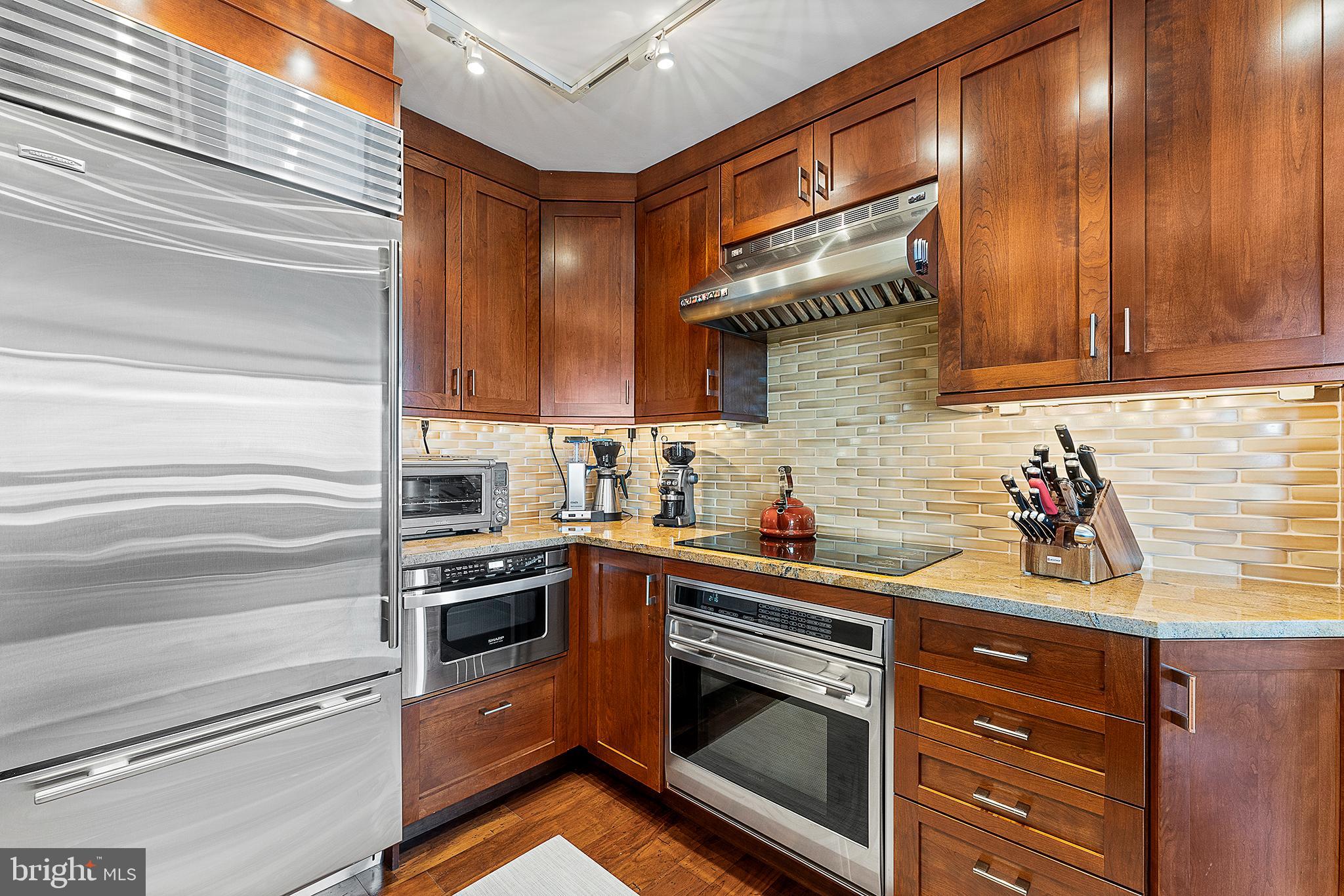 INDEPENDENCE PLACE - Residential