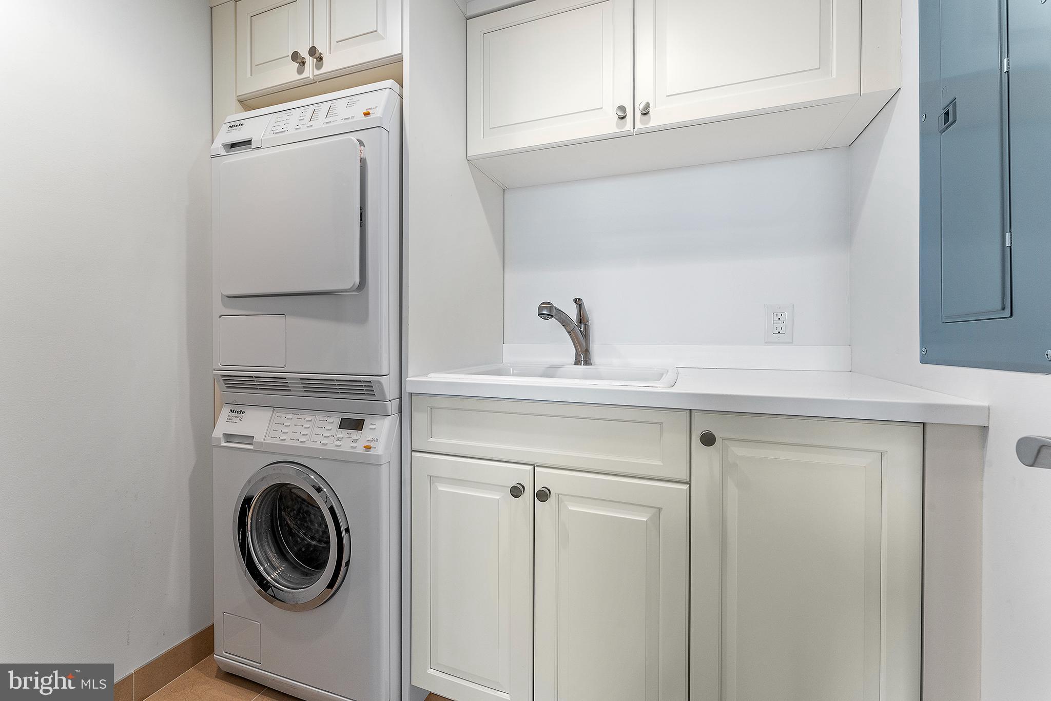 INDEPENDENCE PLACE - Residential