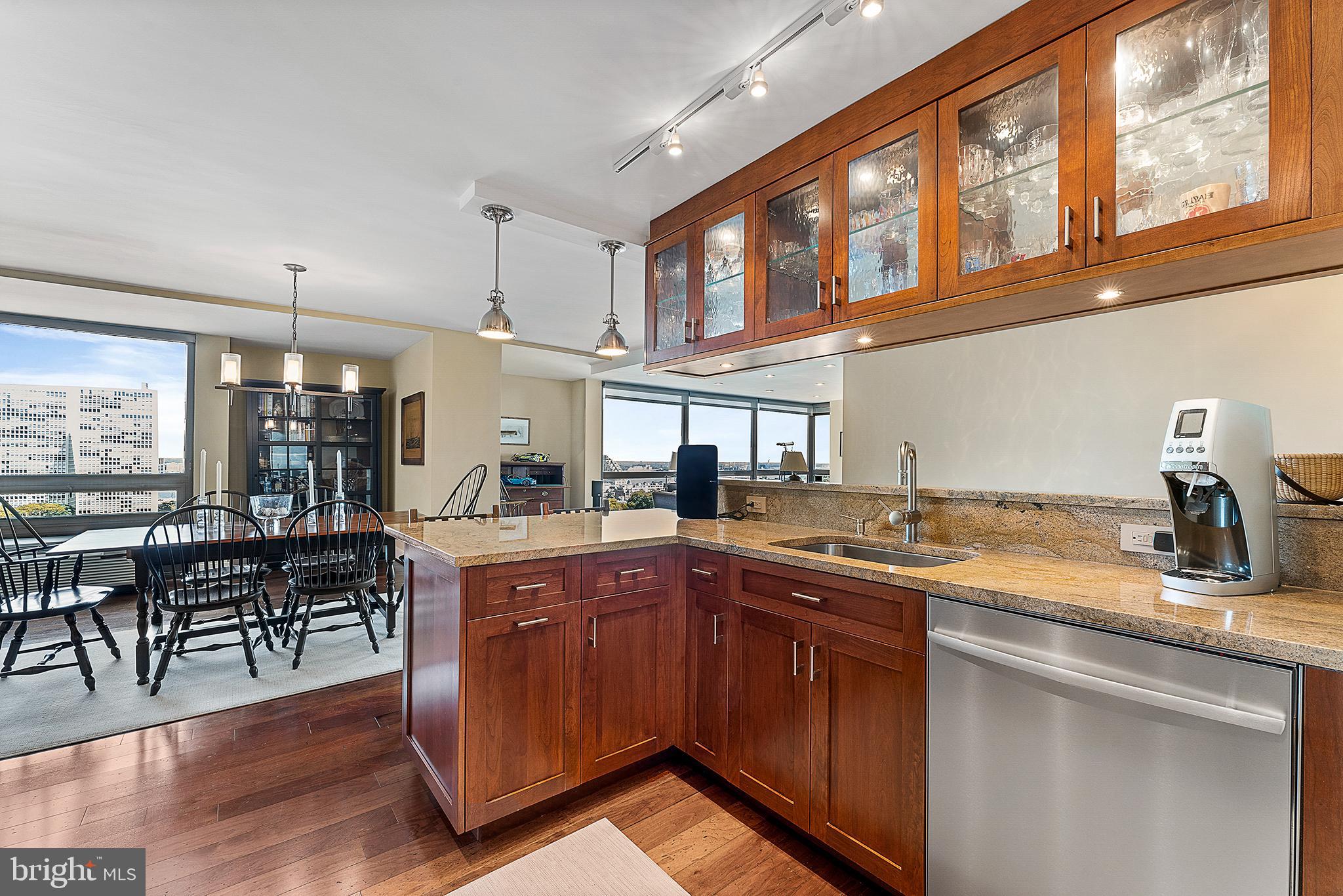 INDEPENDENCE PLACE - Residential