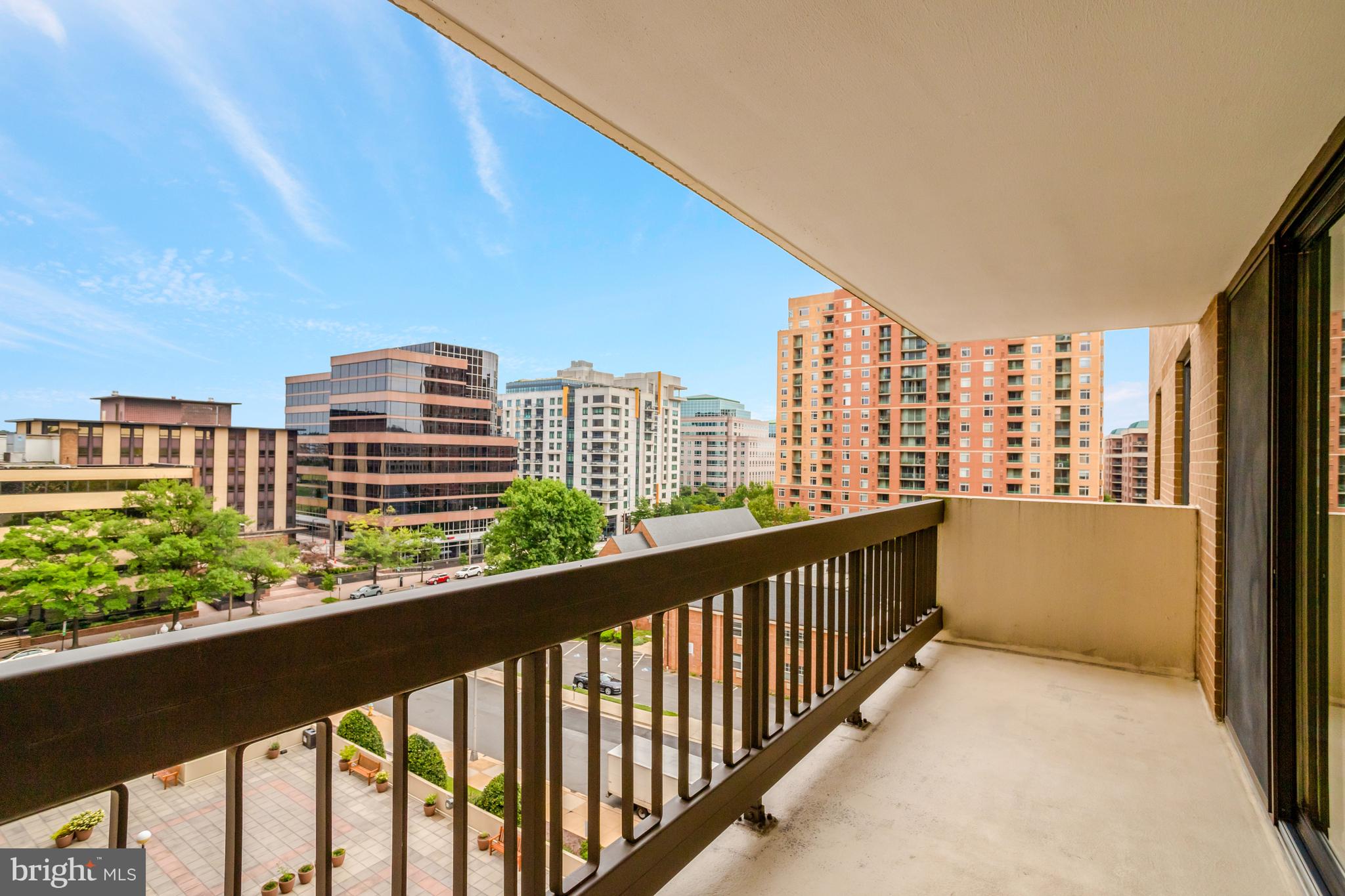 VIRGINIA SQUARE - Residential Lease