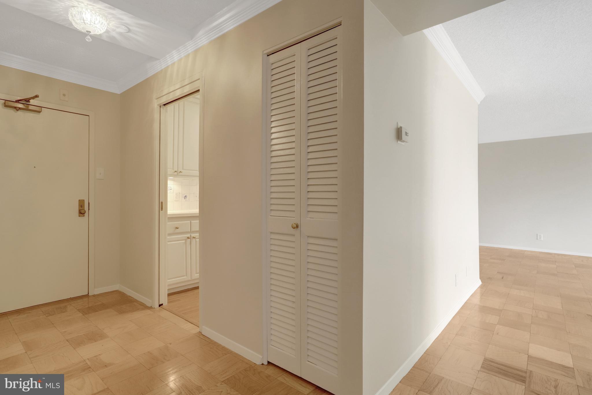 VIRGINIA SQUARE - Residential Lease