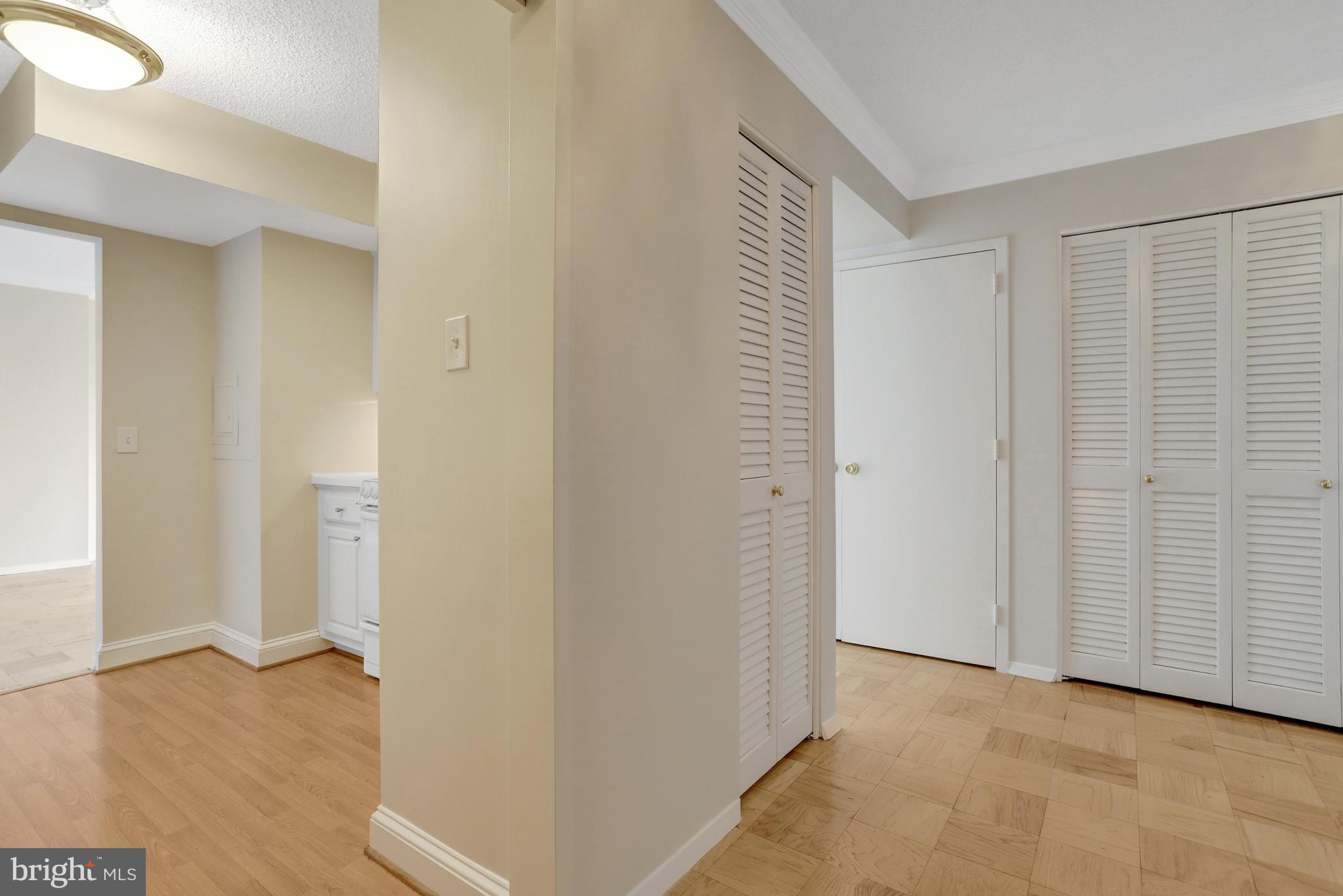 VIRGINIA SQUARE - Residential Lease