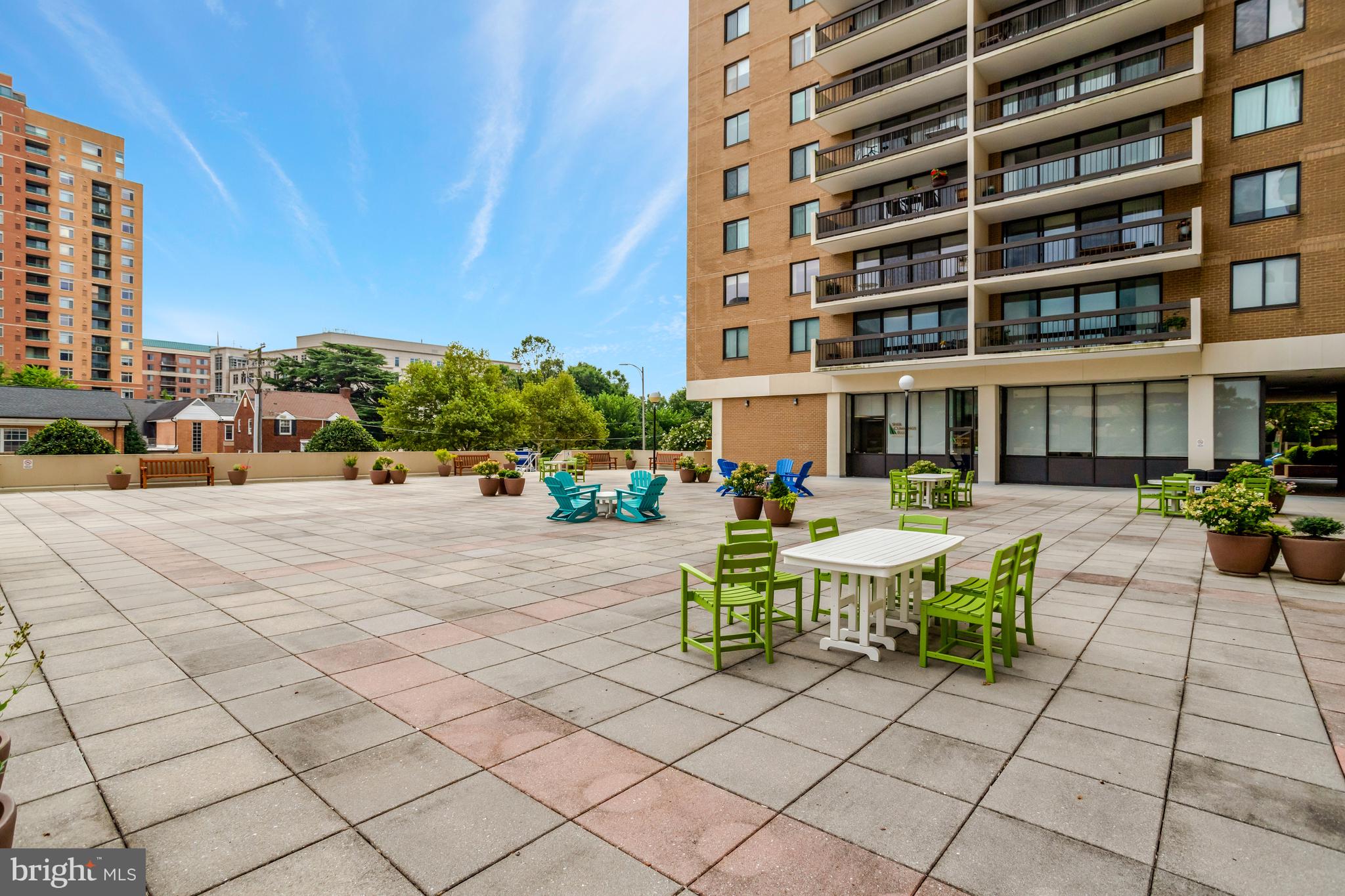 VIRGINIA SQUARE - Residential Lease