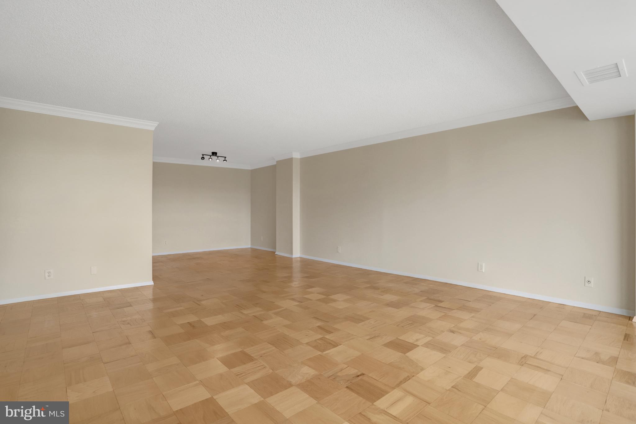 VIRGINIA SQUARE - Residential Lease