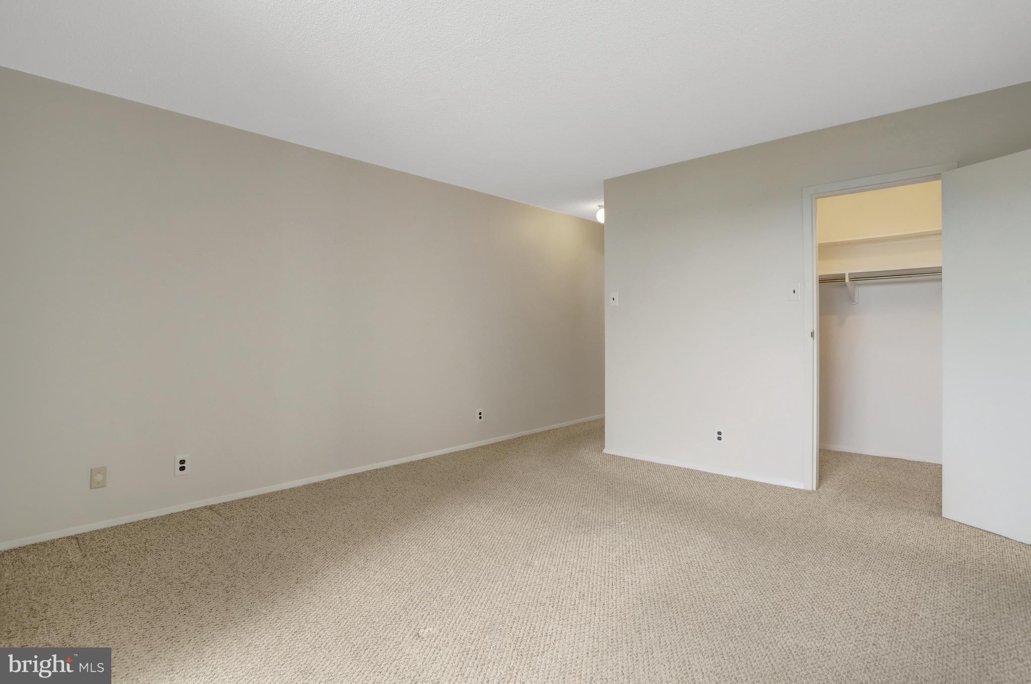 VIRGINIA SQUARE - Residential Lease