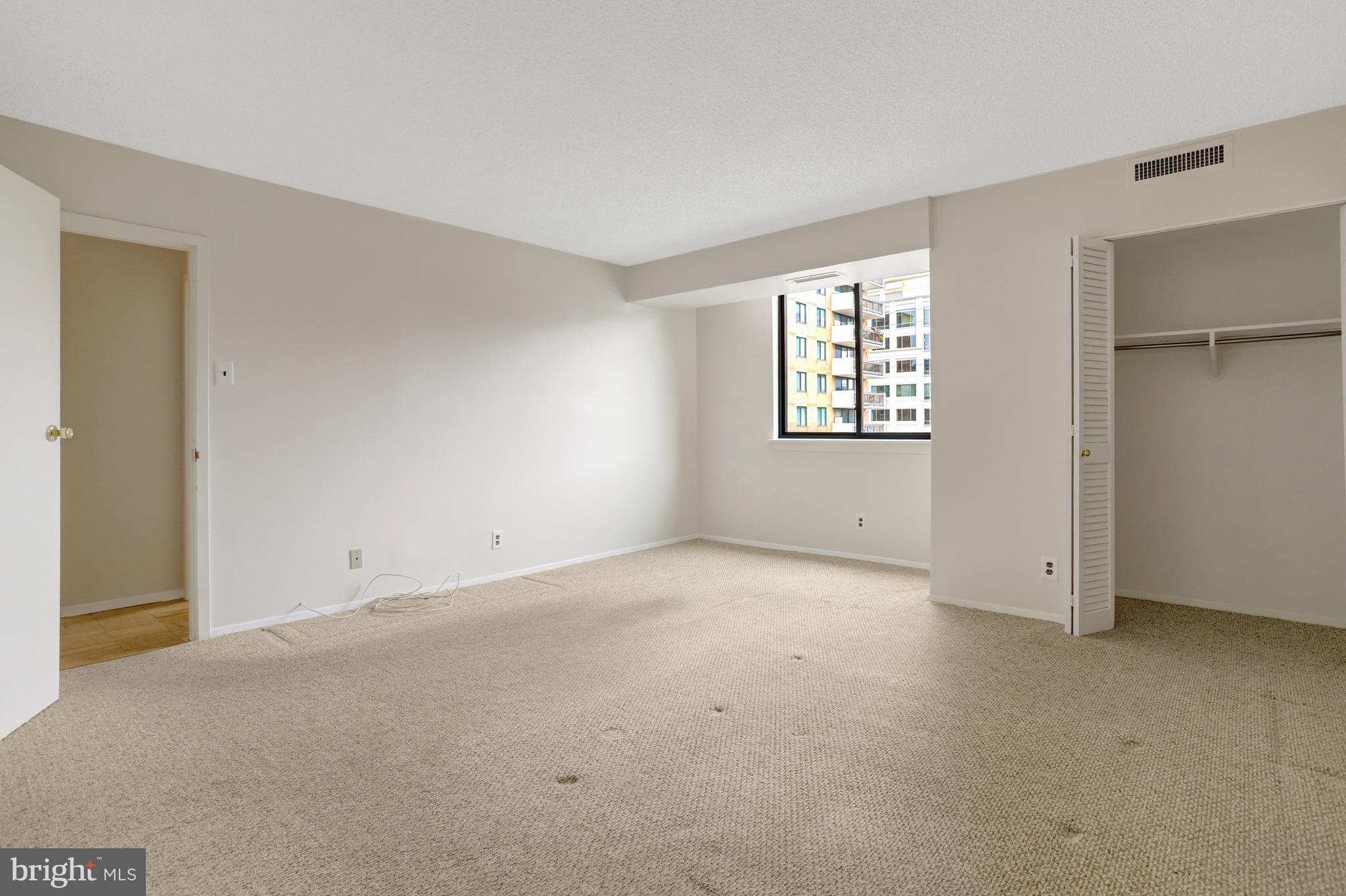 VIRGINIA SQUARE - Residential Lease