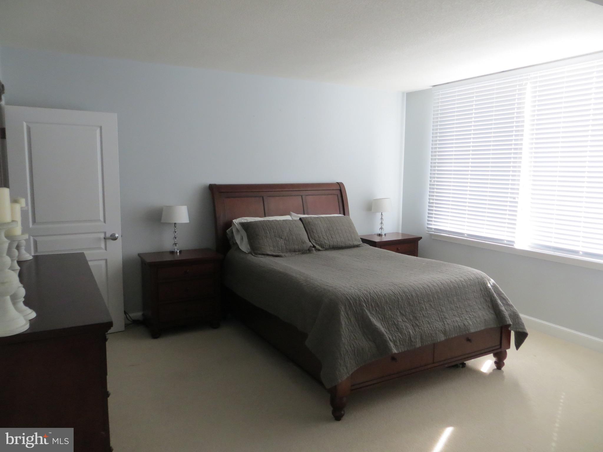 MIDTOWN ALEXANDRIA STATION CONDOMINIUM - Residential Lease