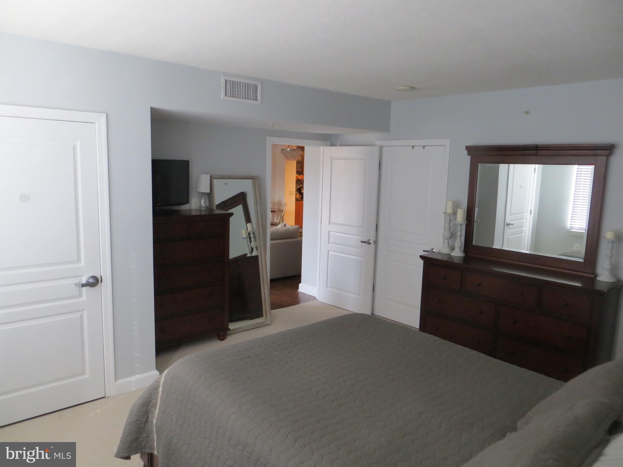 MIDTOWN ALEXANDRIA STATION CONDOMINIUM - Residential Lease