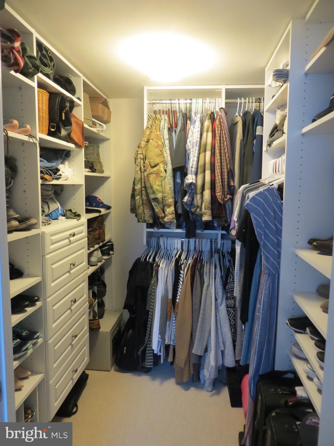 MIDTOWN ALEXANDRIA STATION CONDOMINIUM - Residential Lease