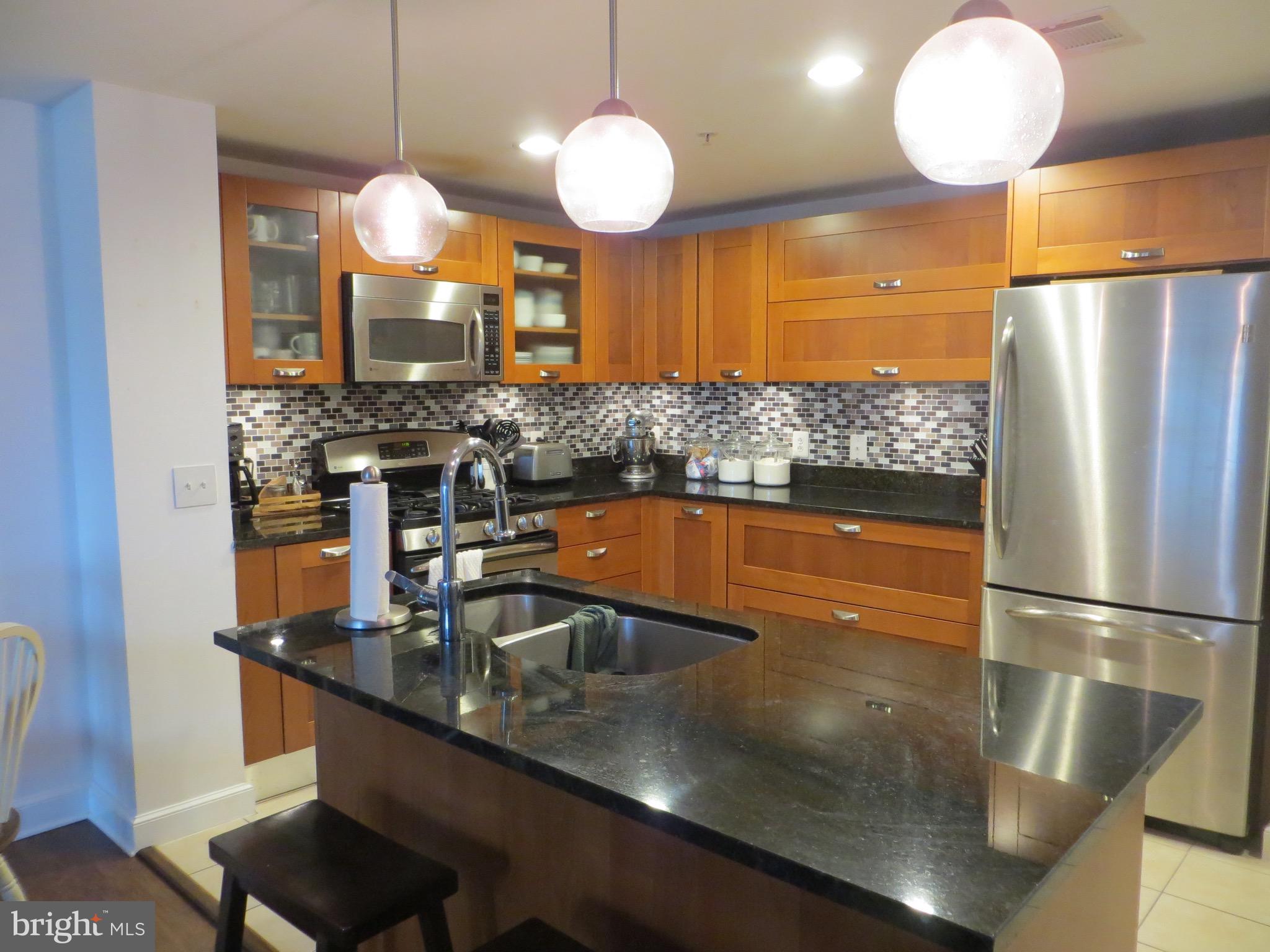 MIDTOWN ALEXANDRIA STATION CONDOMINIUM - Residential Lease