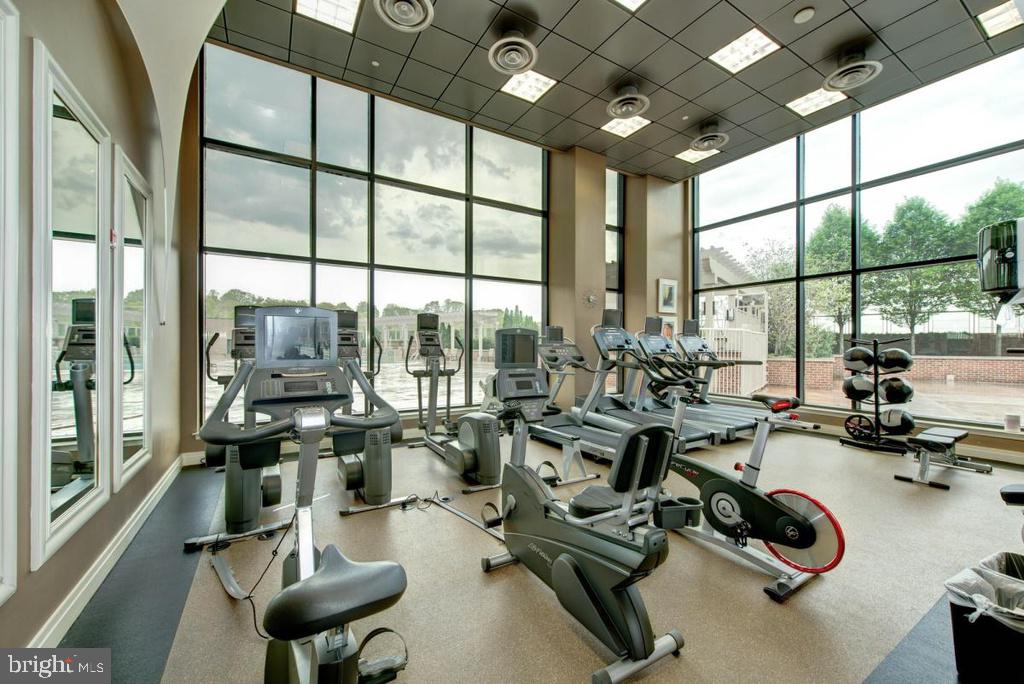 MIDTOWN ALEXANDRIA STATION CONDOMINIUM - Residential Lease