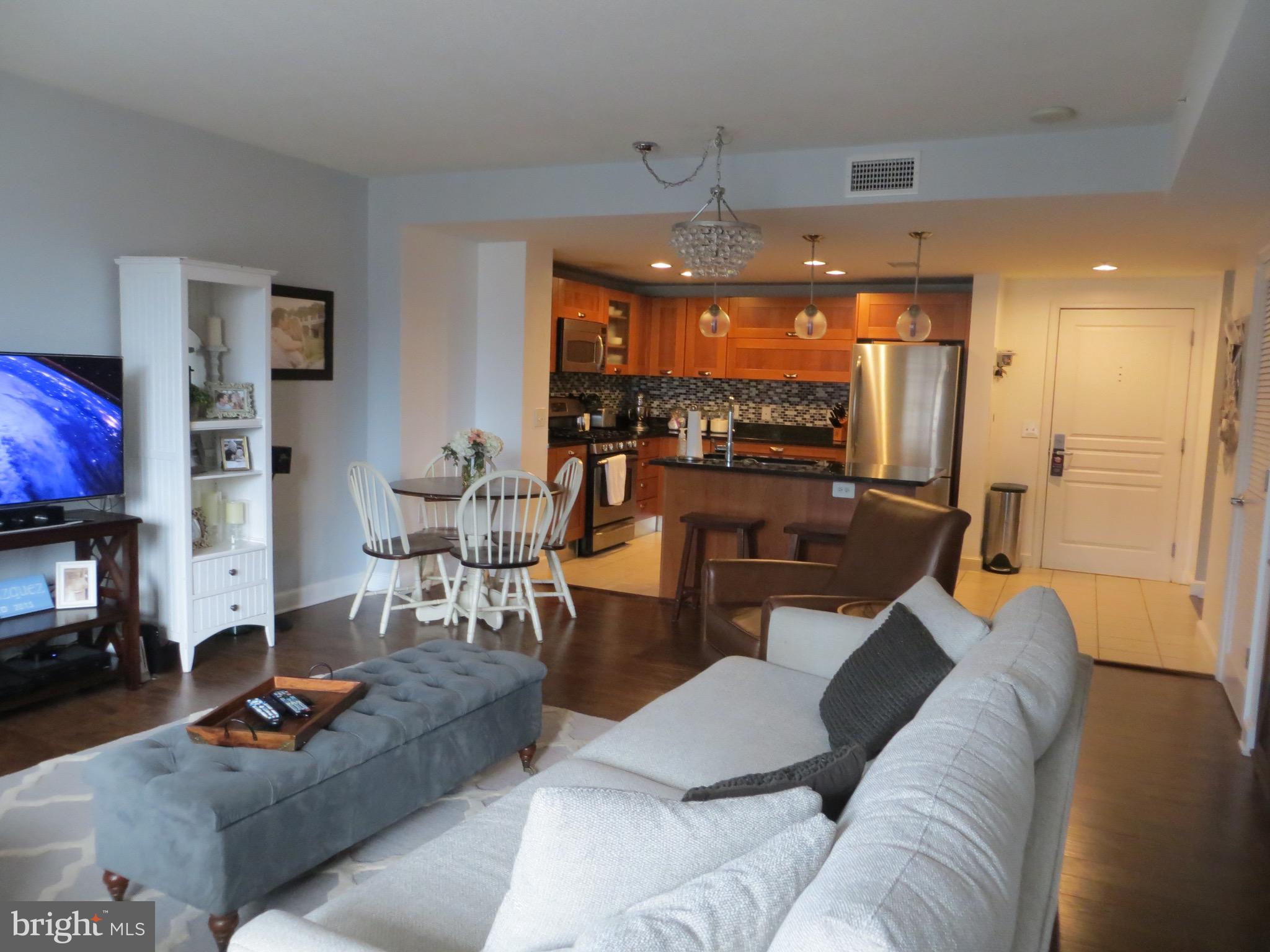 MIDTOWN ALEXANDRIA STATION CONDOMINIUM - Residential Lease