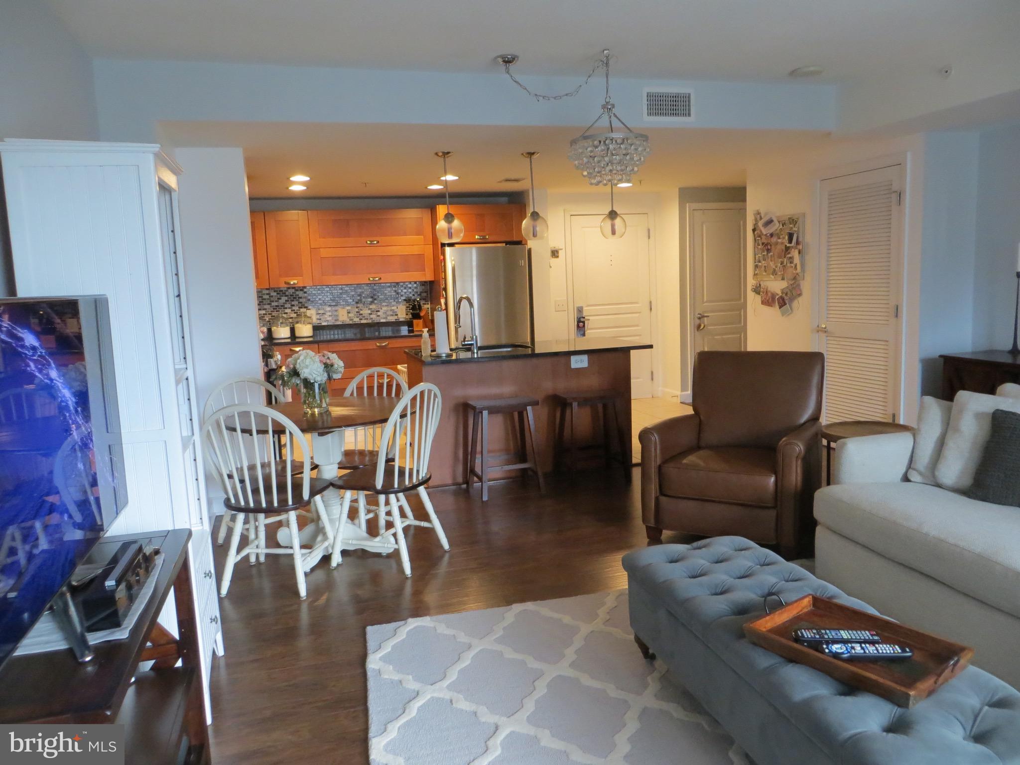 MIDTOWN ALEXANDRIA STATION CONDOMINIUM - Residential Lease