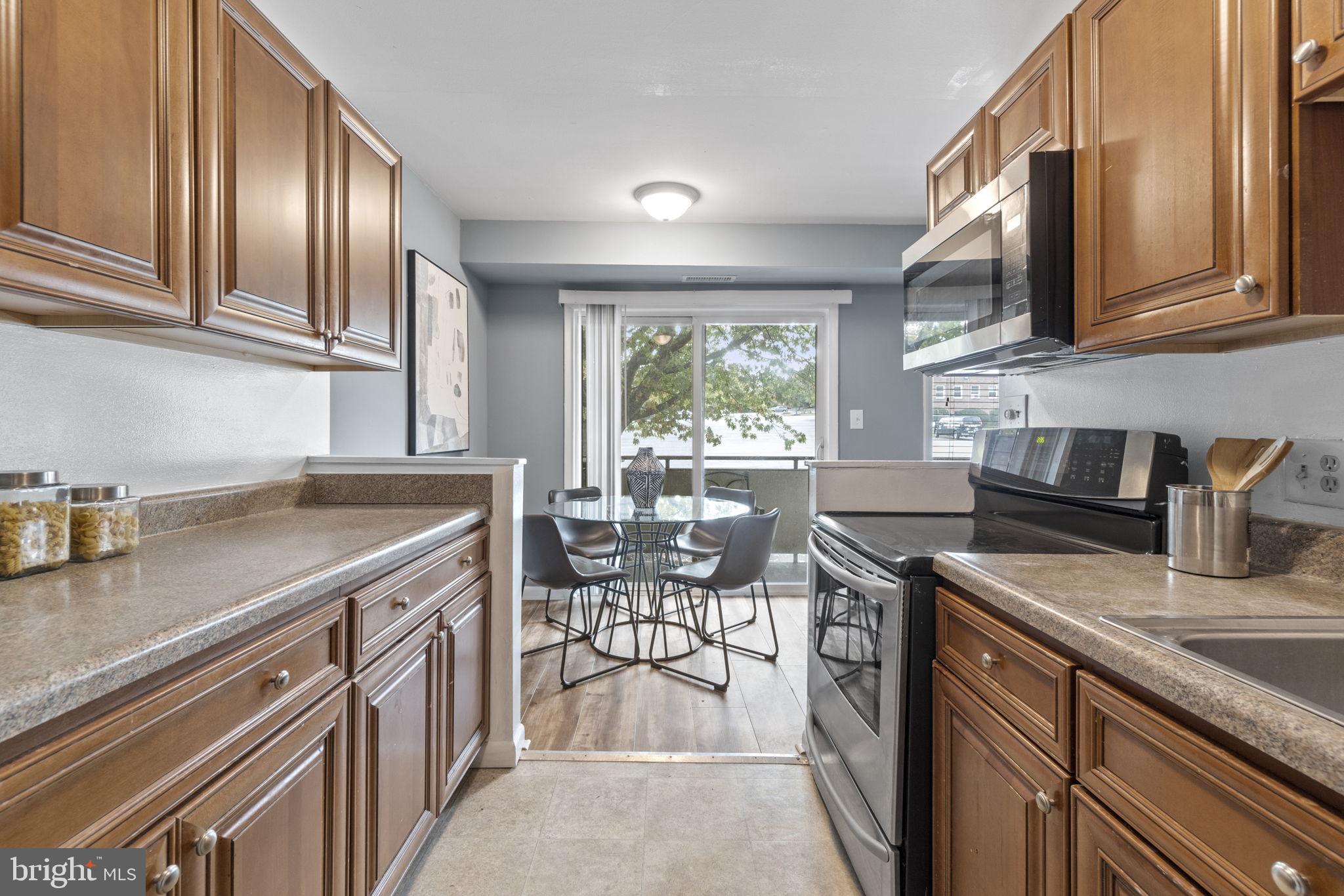 HUNTINGTON WALK - Residential