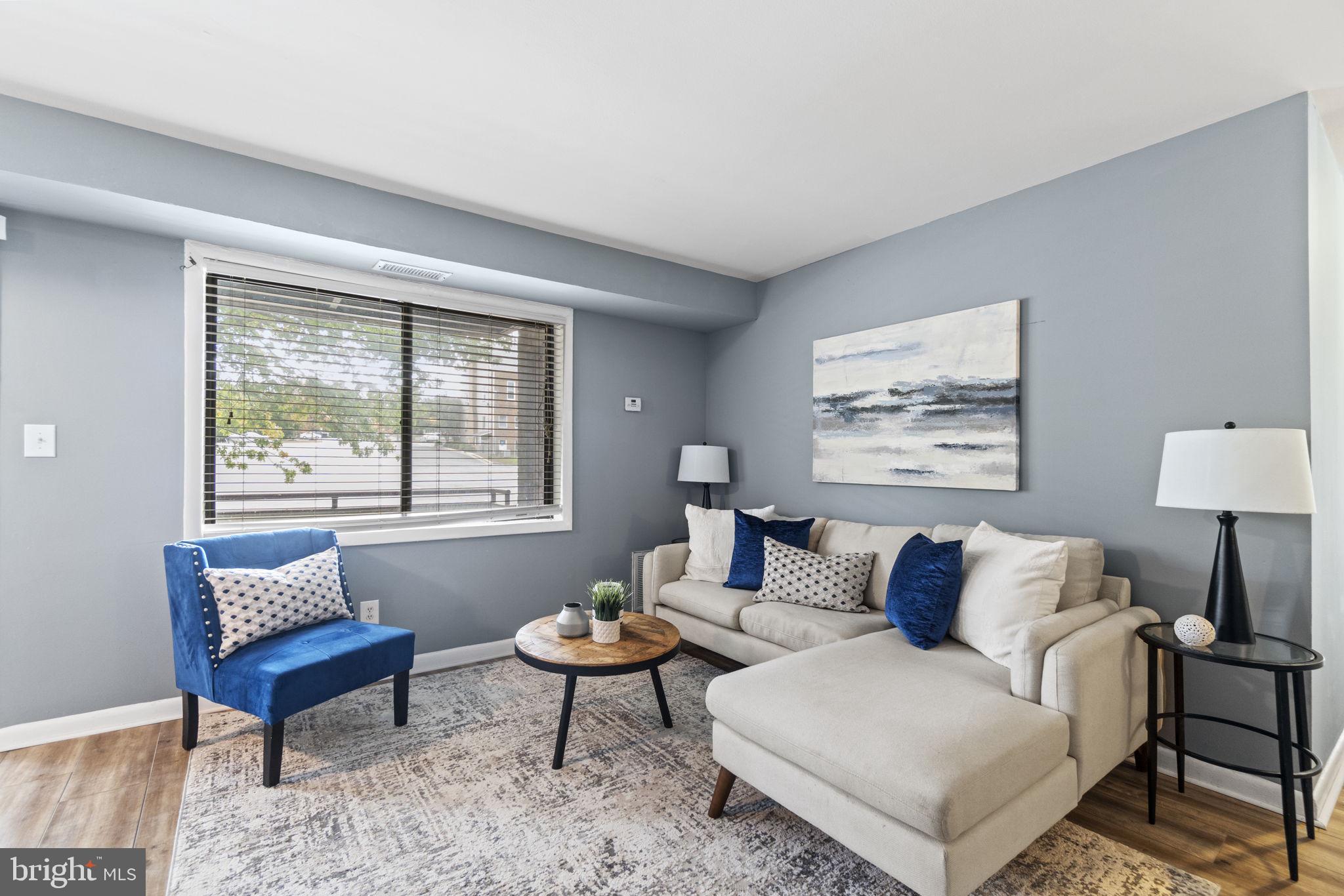 HUNTINGTON WALK - Residential