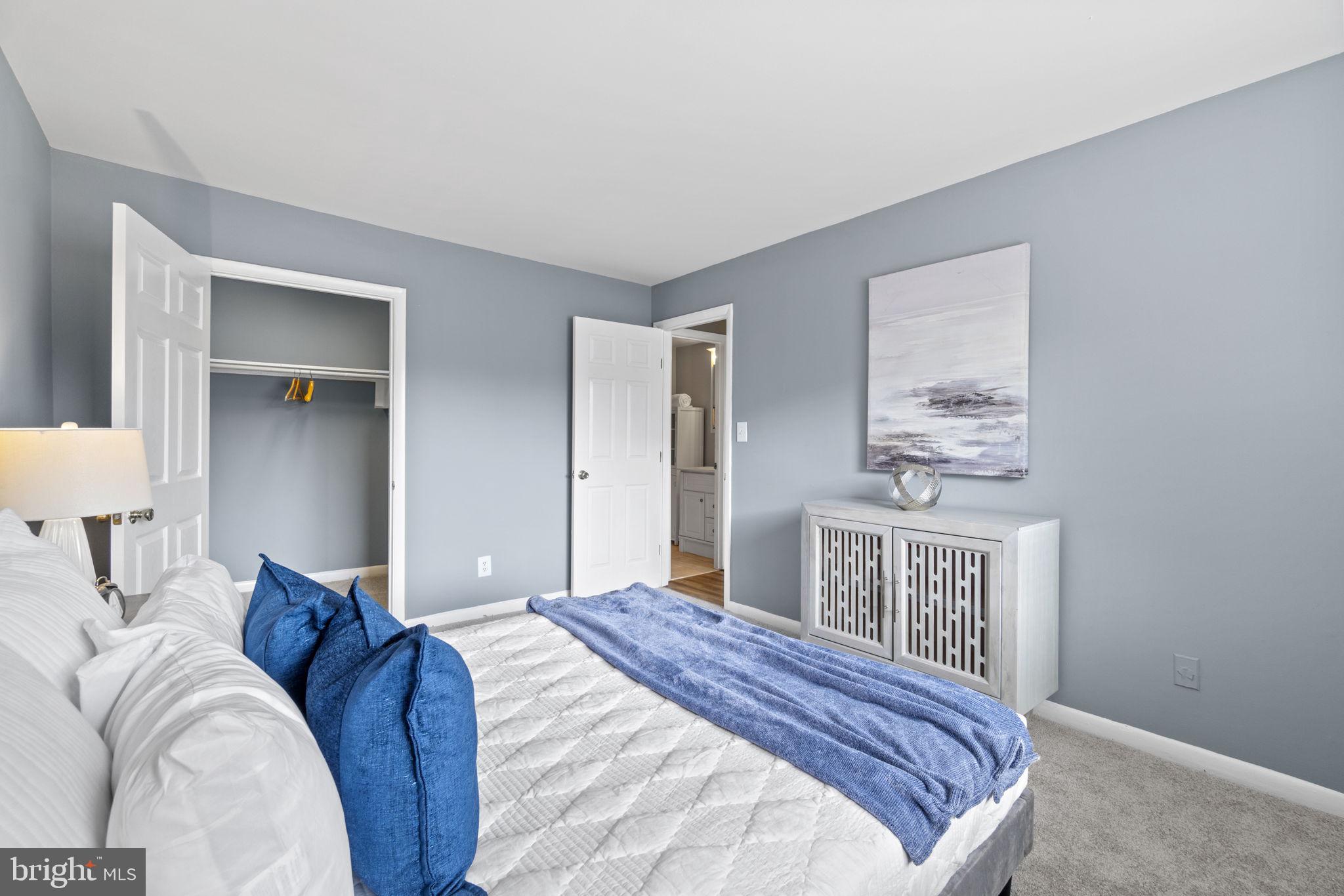 HUNTINGTON WALK - Residential