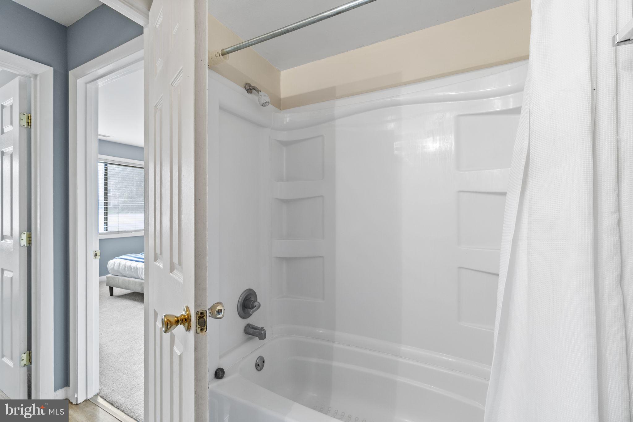 HUNTINGTON WALK - Residential