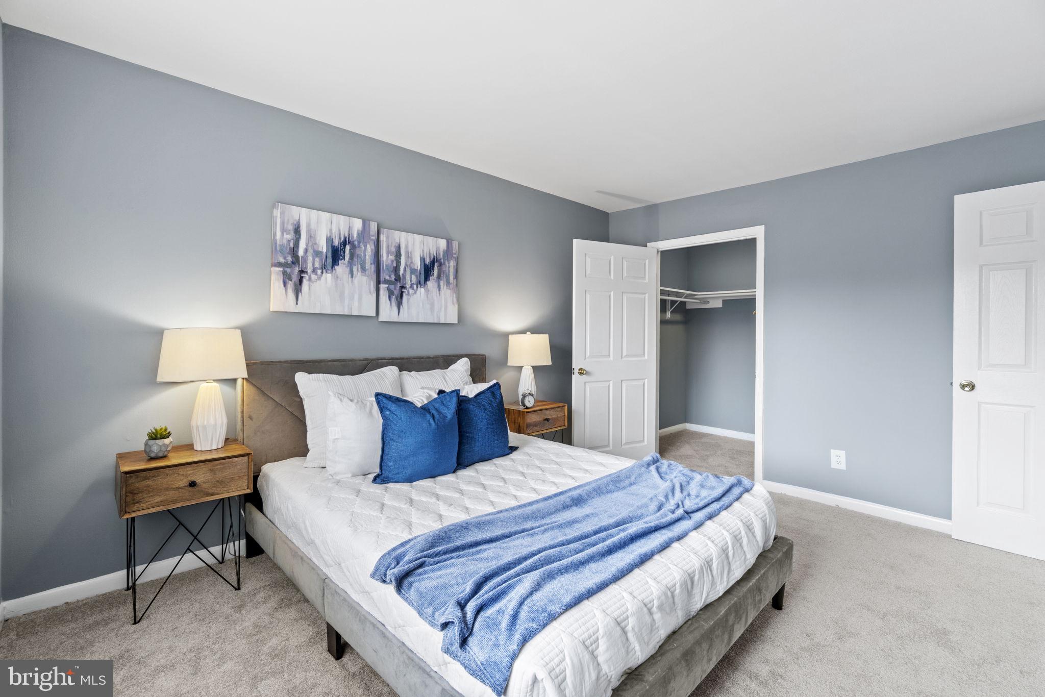 HUNTINGTON WALK - Residential