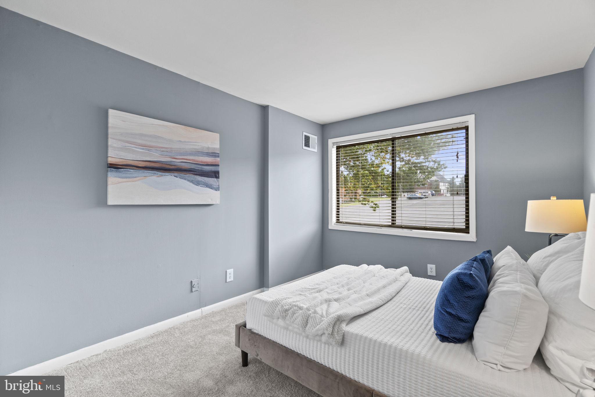 HUNTINGTON WALK - Residential