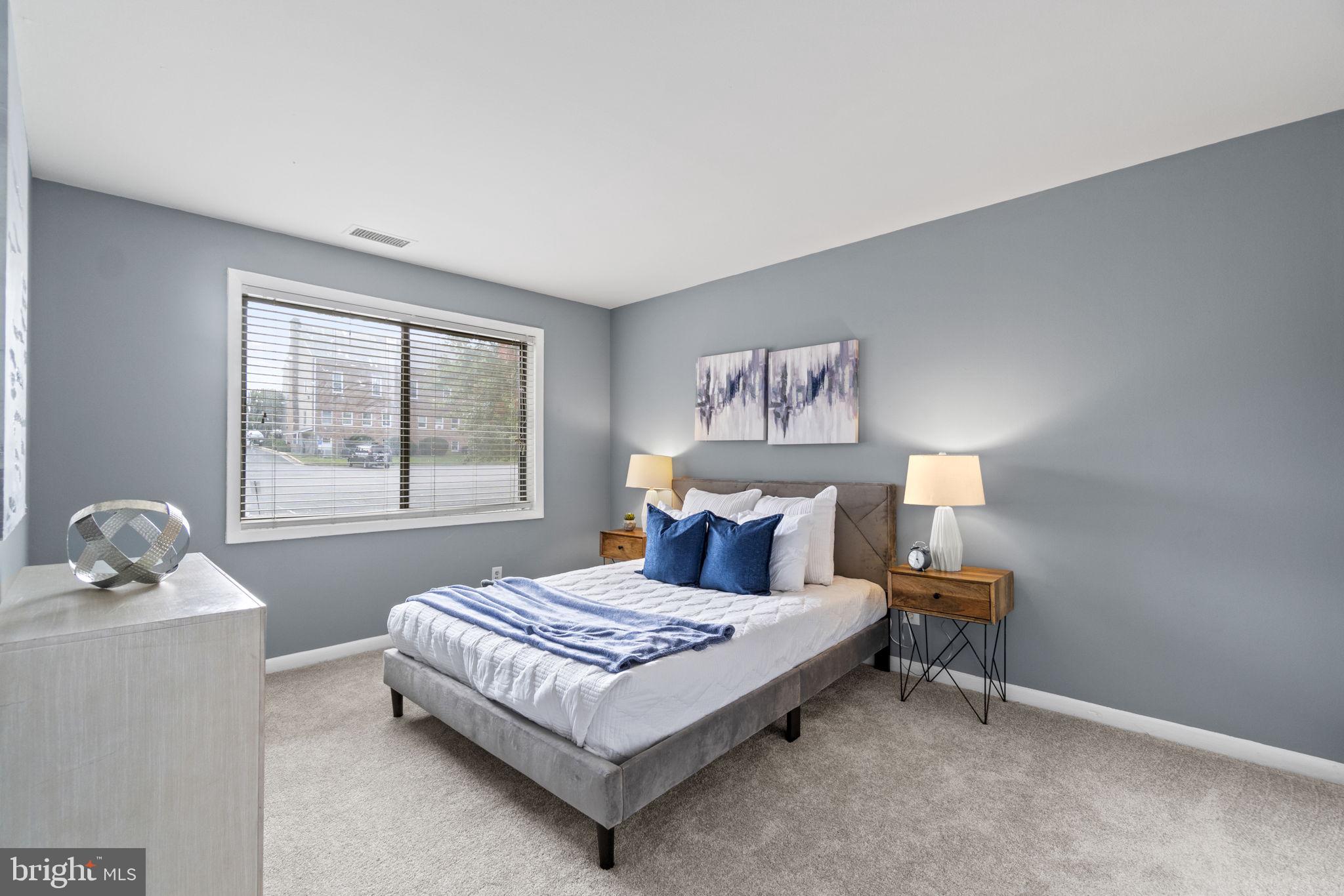 HUNTINGTON WALK - Residential