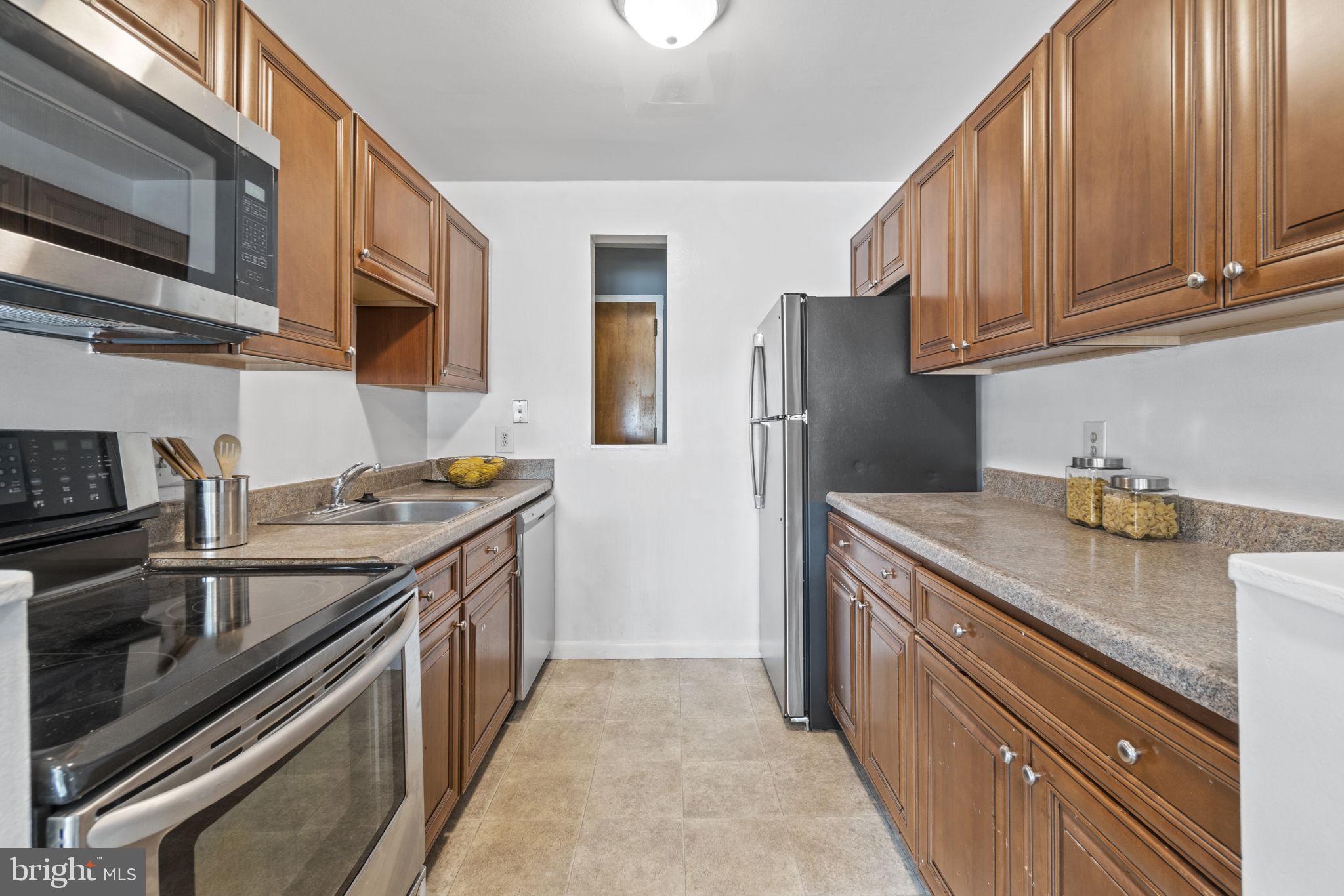 HUNTINGTON WALK - Residential