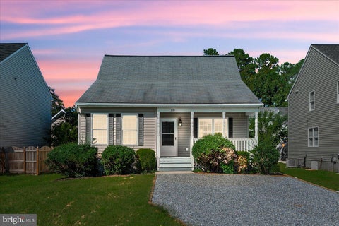 Homes For Sale - 321 3rd Street<br/> COLONIAL BEACH, VA 22443