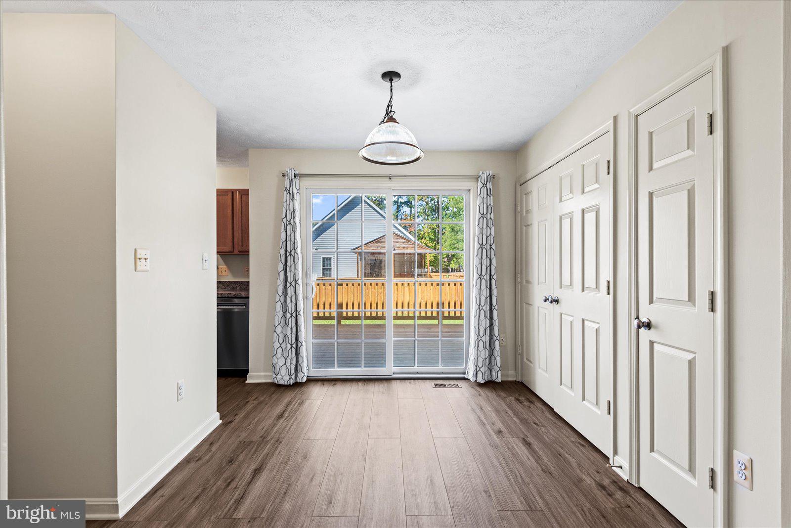CLASSIC SHORES - Residential