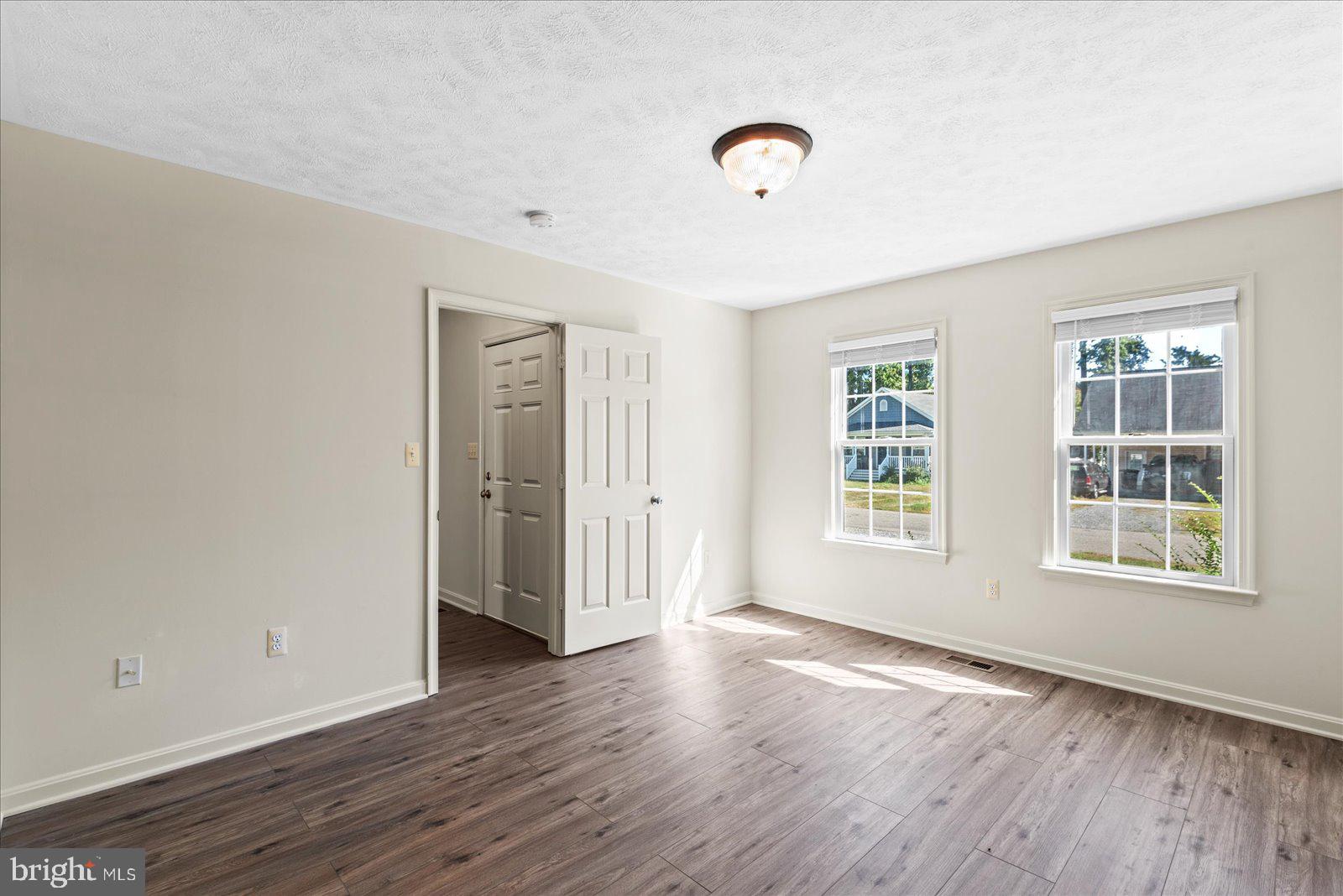 CLASSIC SHORES - Residential