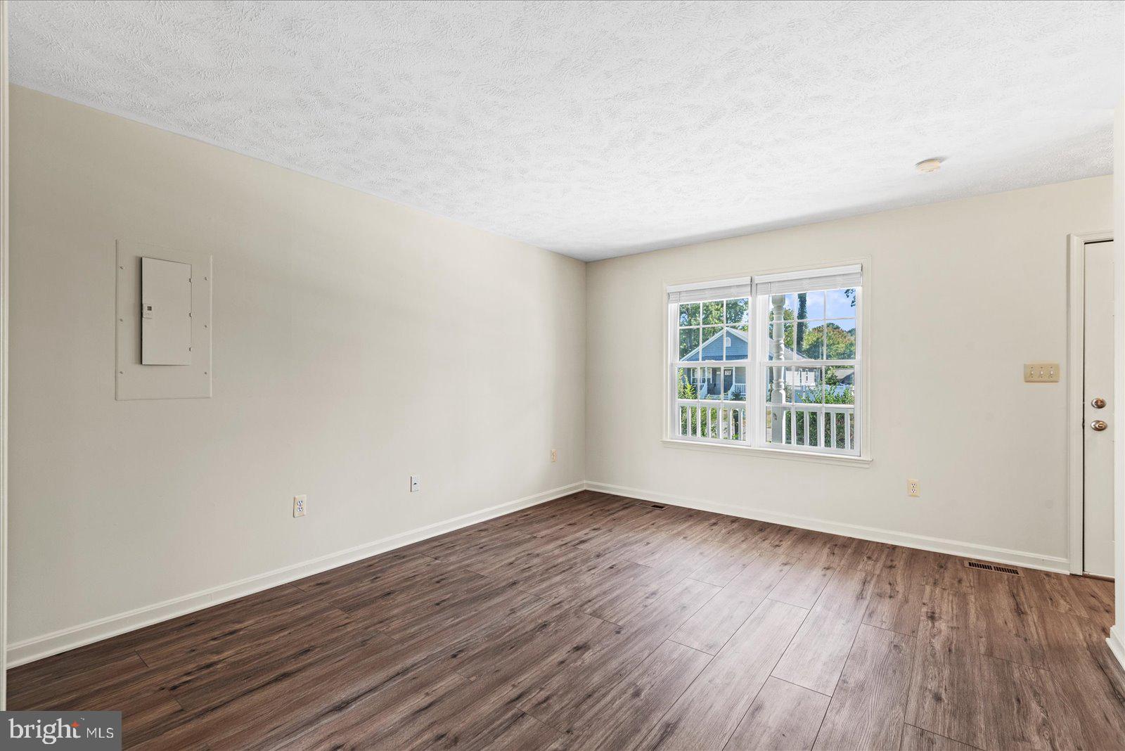 CLASSIC SHORES - Residential