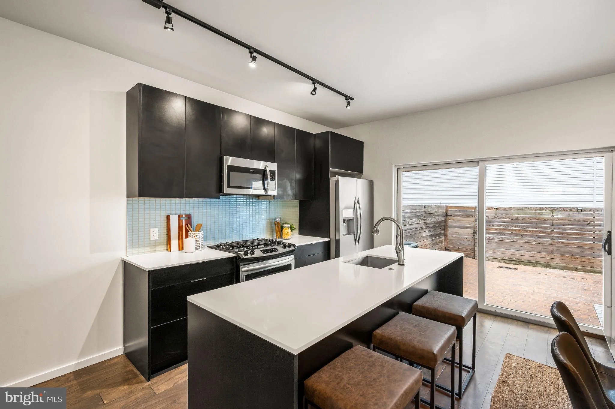 Philadelphia, Pennsylvania 19122, United States, 3 Bedrooms Bedrooms, ,3 BathroomsBathrooms,Residential,Active,99300