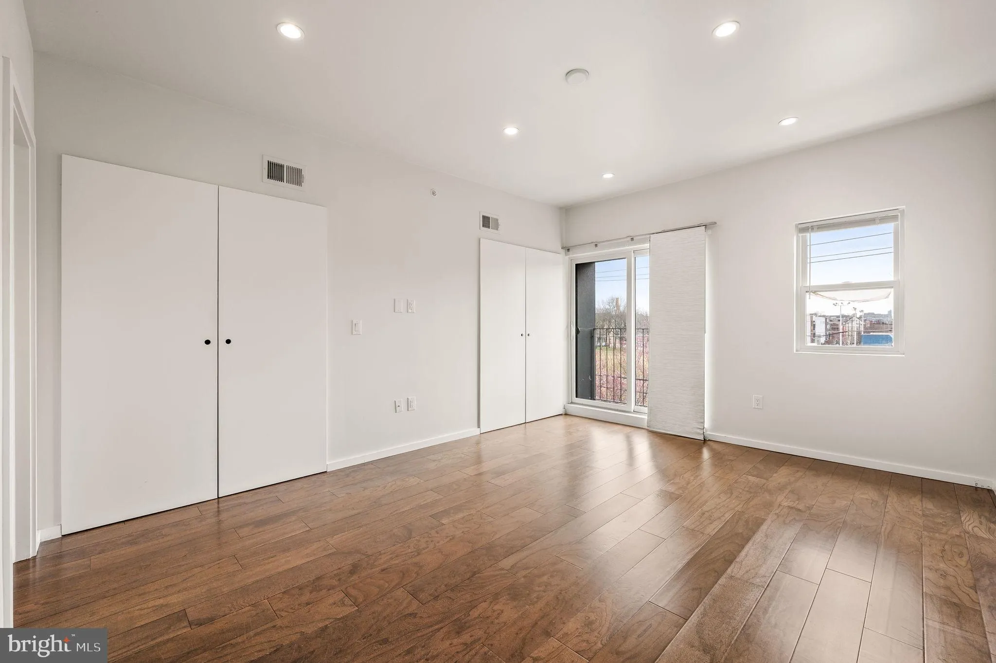 Philadelphia, Pennsylvania 19122, United States, 3 Bedrooms Bedrooms, ,3 BathroomsBathrooms,Residential,Active,99300