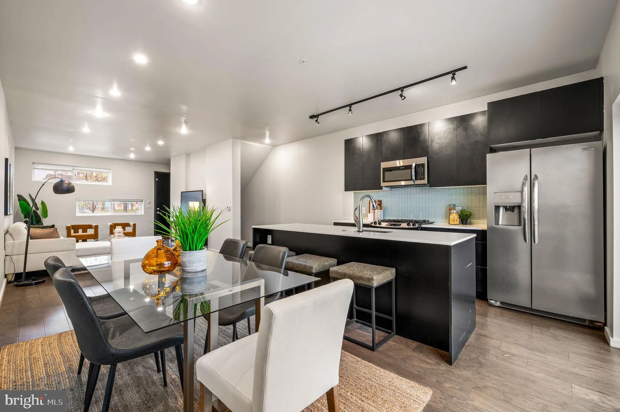 Philadelphia, Pennsylvania 19122, United States, 3 Bedrooms Bedrooms, ,3 BathroomsBathrooms,Residential,Active,99300