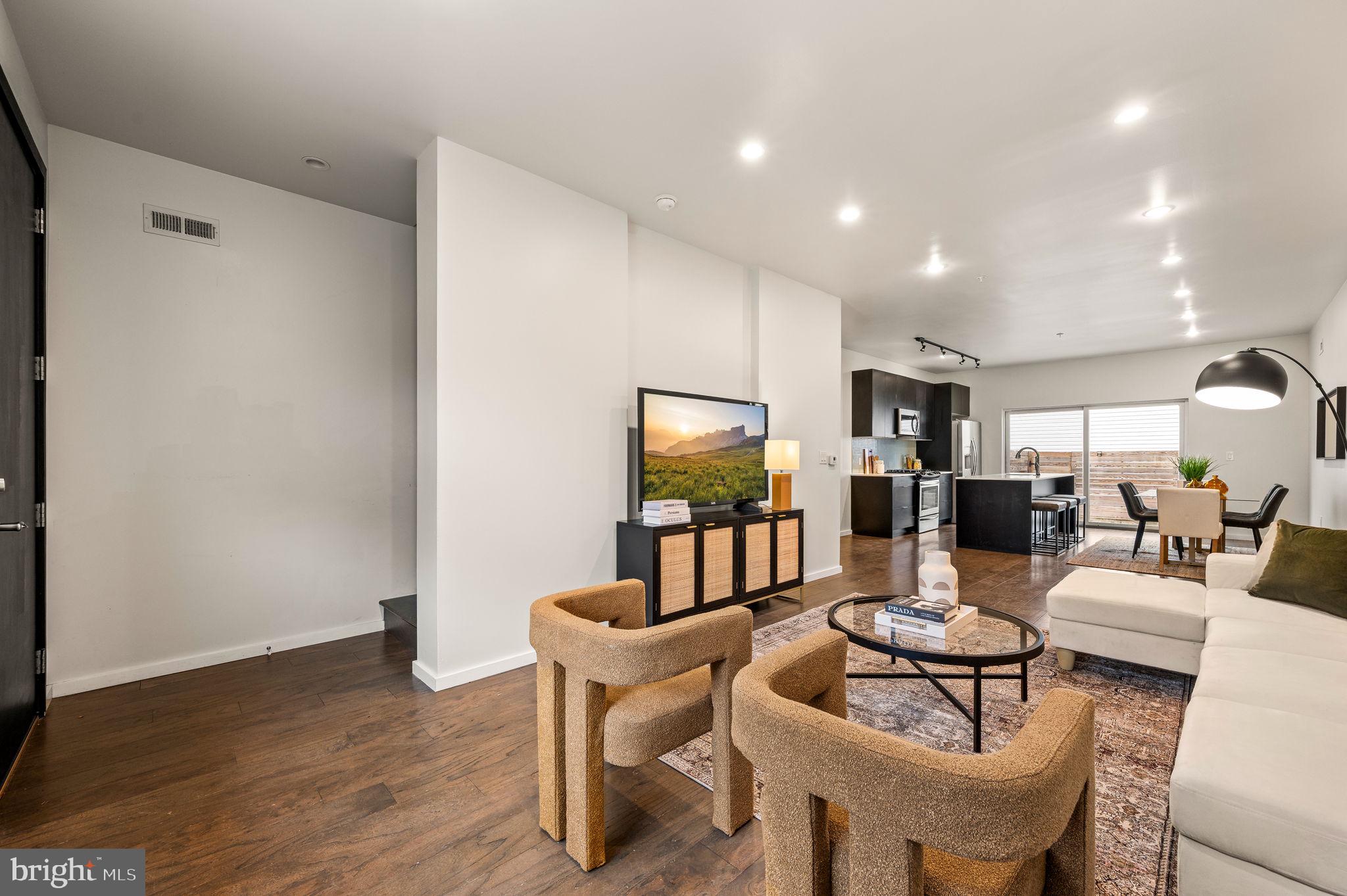 529 W JEFFERSON STREET