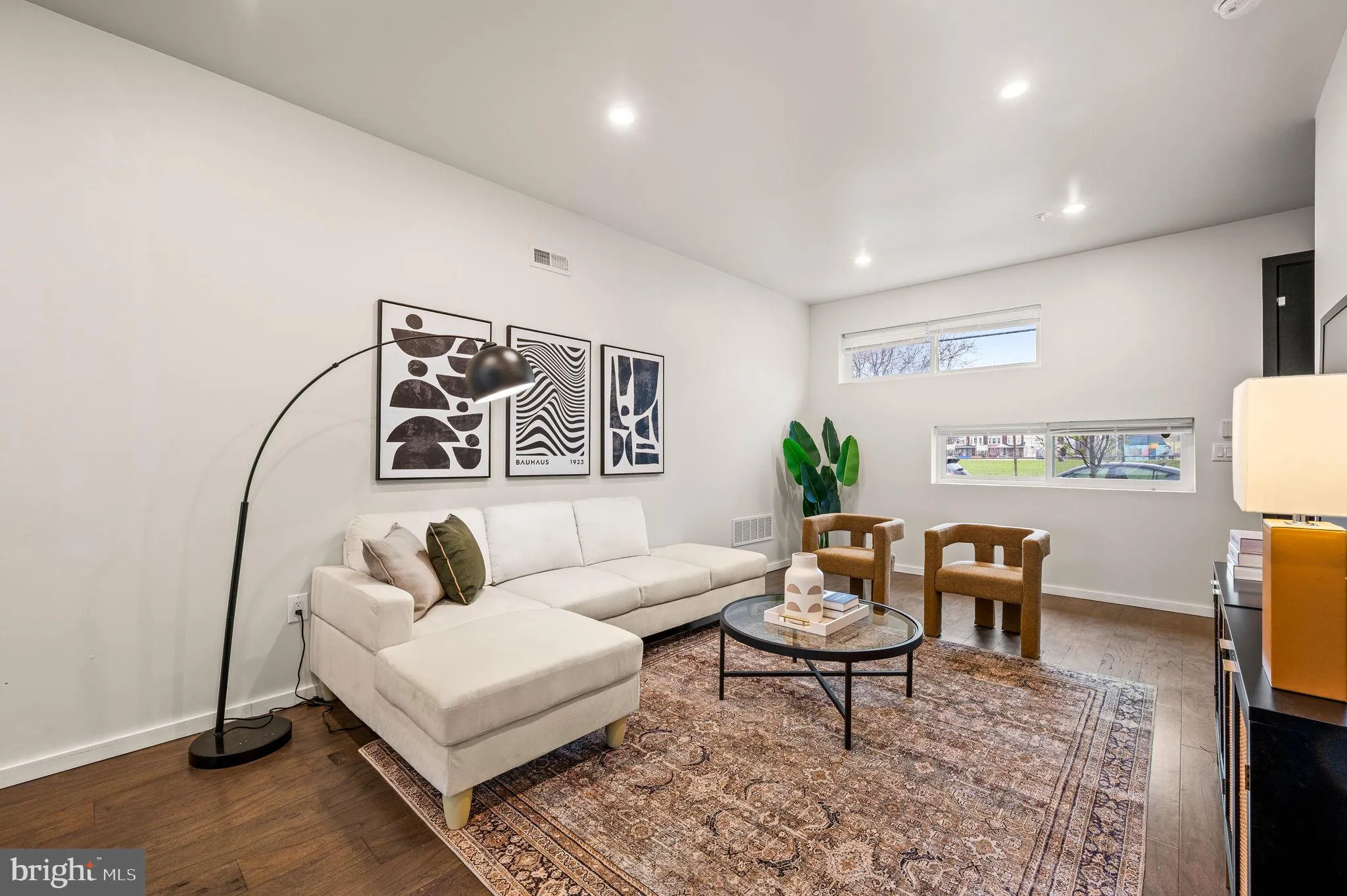 Philadelphia, Pennsylvania 19122, United States, 3 Bedrooms Bedrooms, ,3 BathroomsBathrooms,Residential,Active,99300