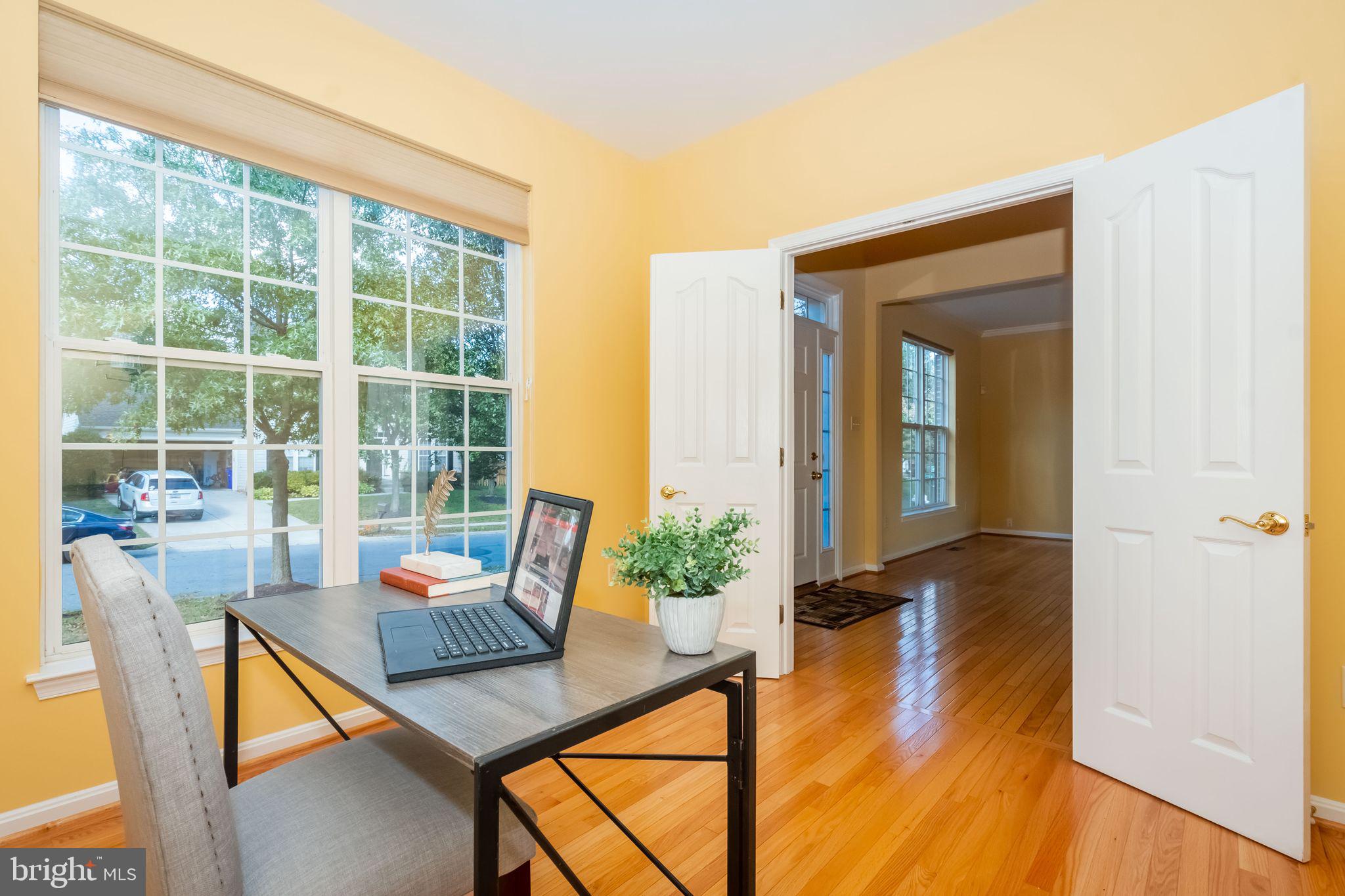 LYNDWOOD MANOR - Residential