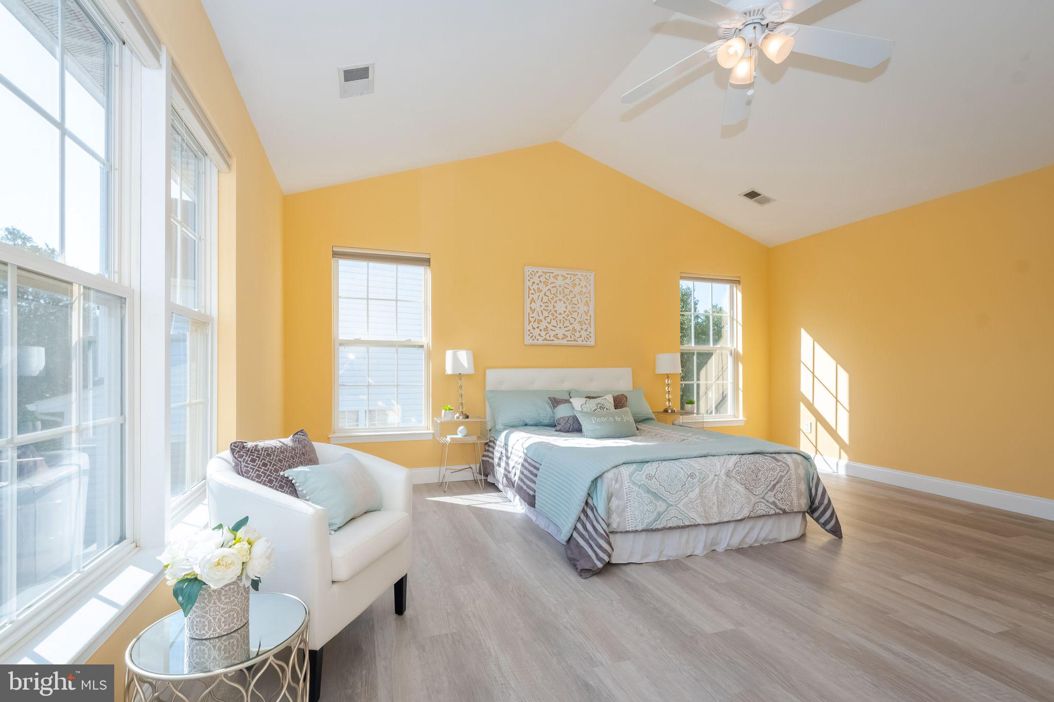 LYNDWOOD MANOR - Residential