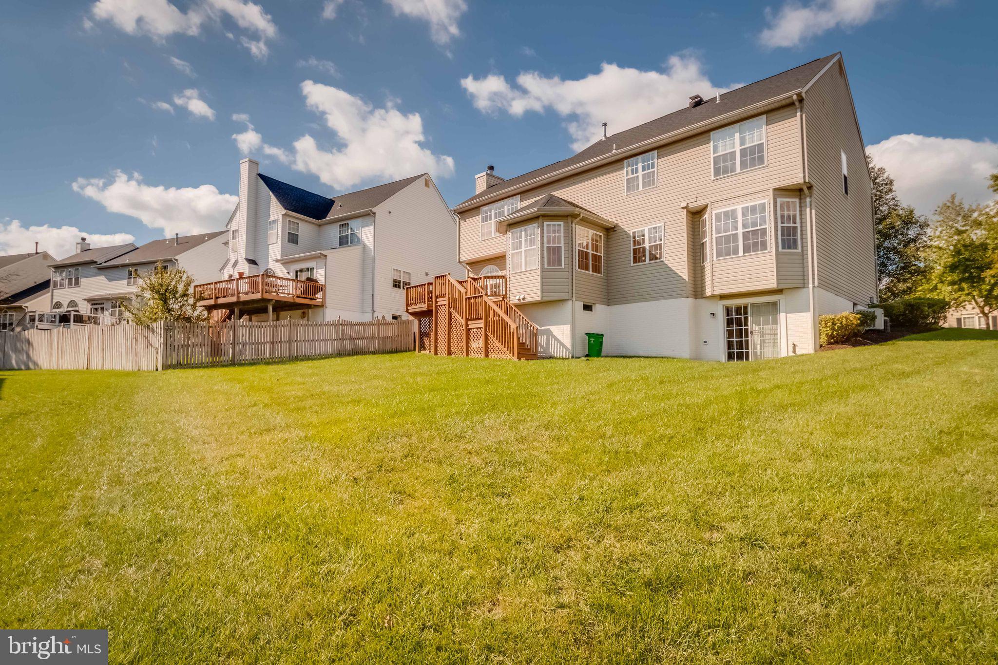 LYNDWOOD MANOR - Residential