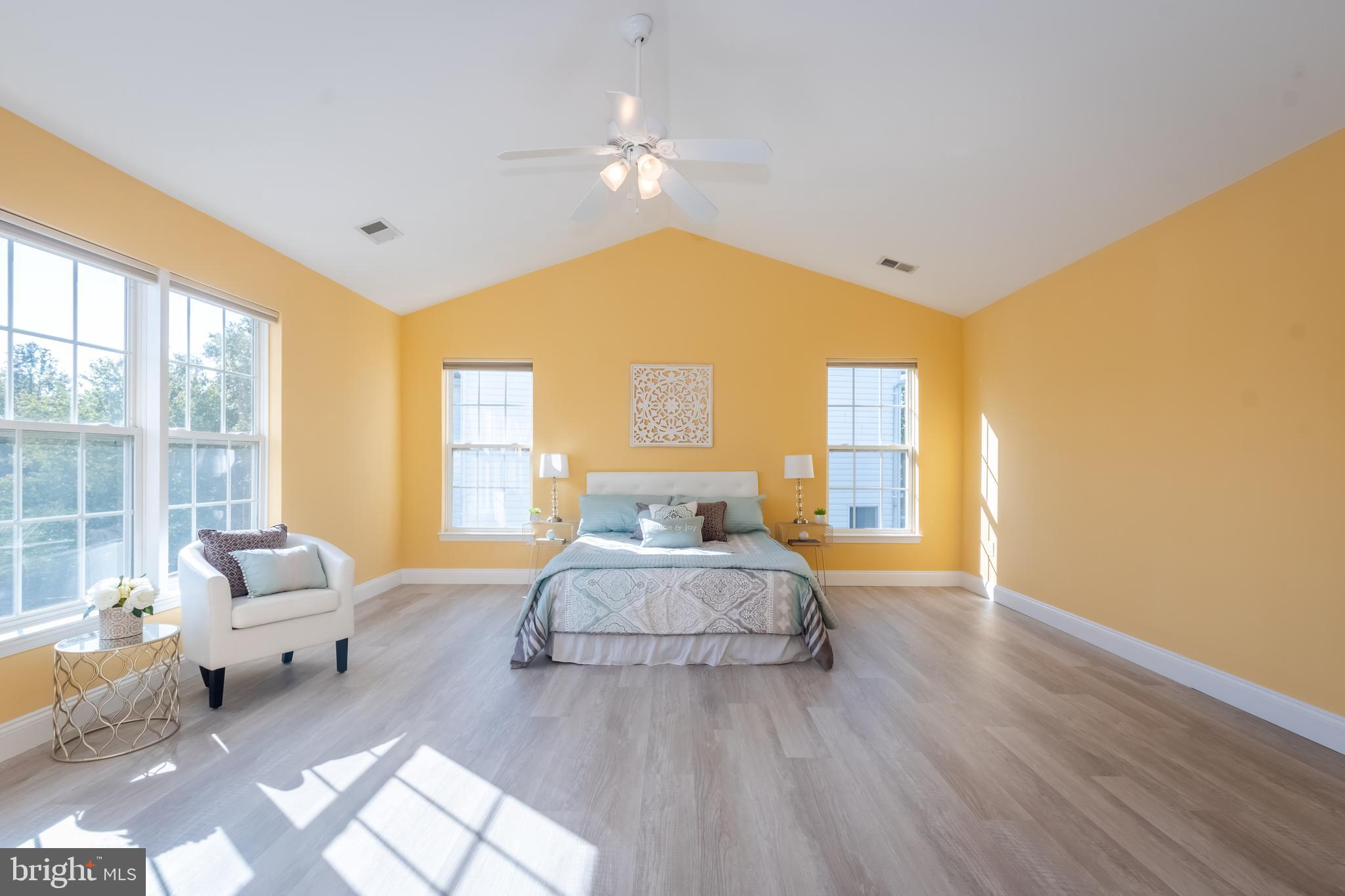 LYNDWOOD MANOR - Residential