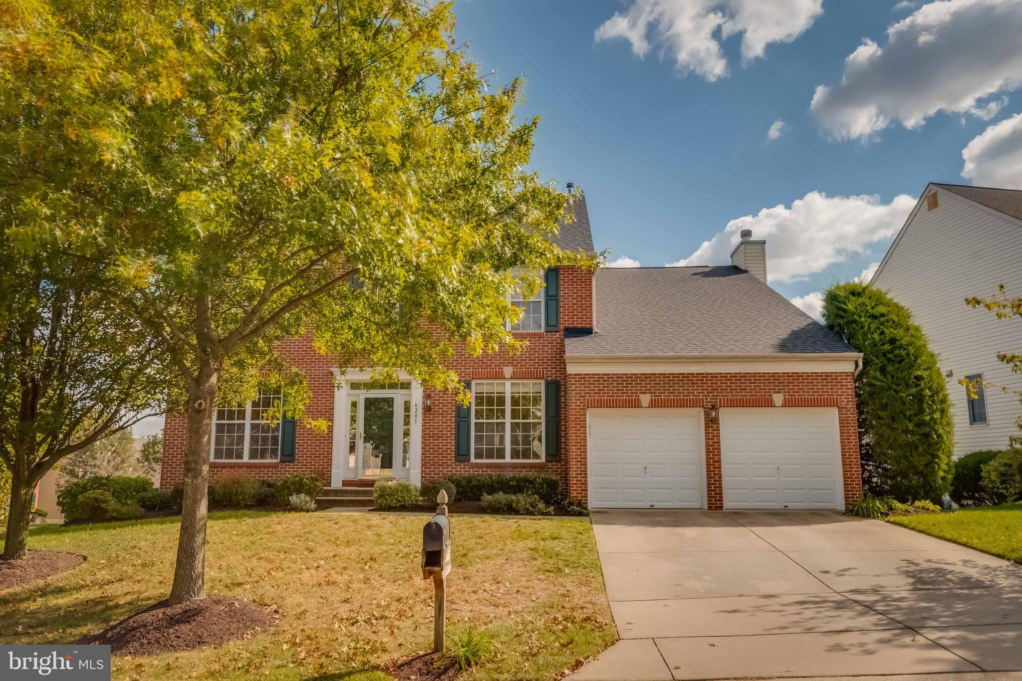 LYNDWOOD MANOR - Residential