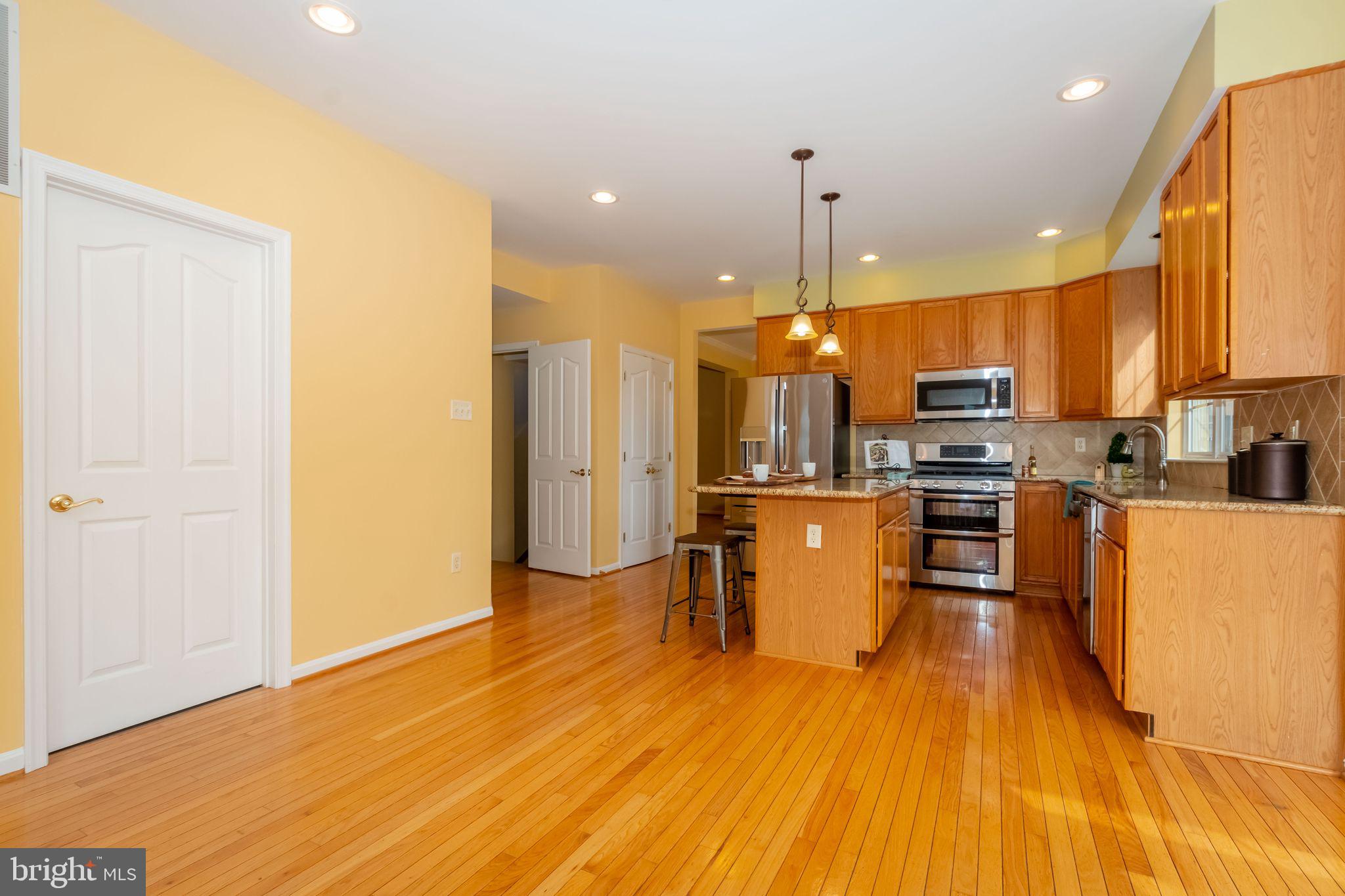 LYNDWOOD MANOR - Residential