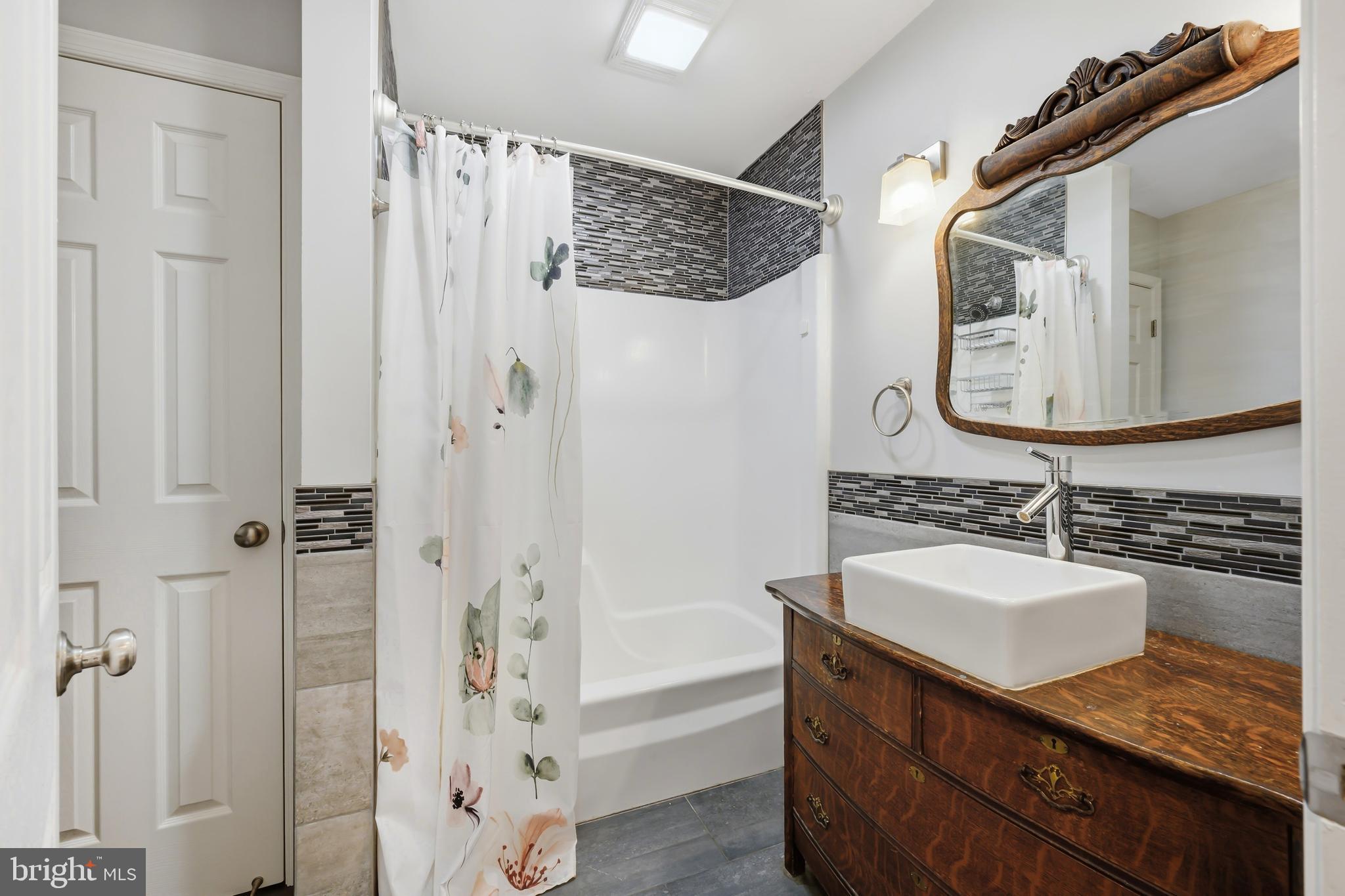 QUEEN ANNE'S ON THE WYE - Residential