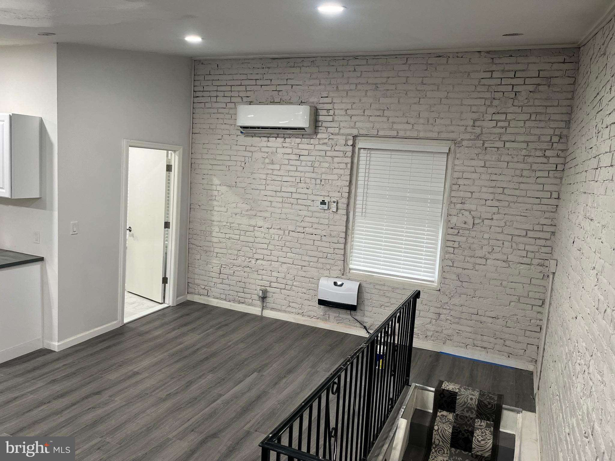 237 JACKSON STREET 4