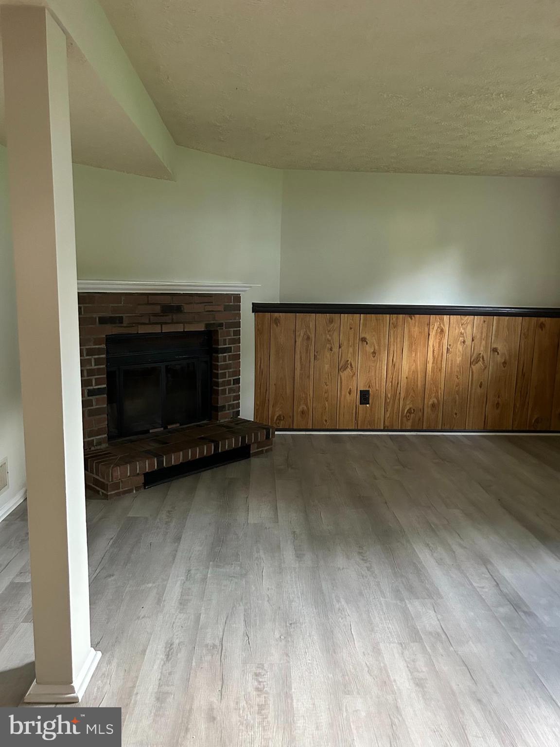 FOX MILL ESTATES - Residential Lease