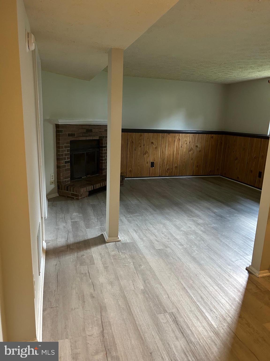 FOX MILL ESTATES - Residential Lease