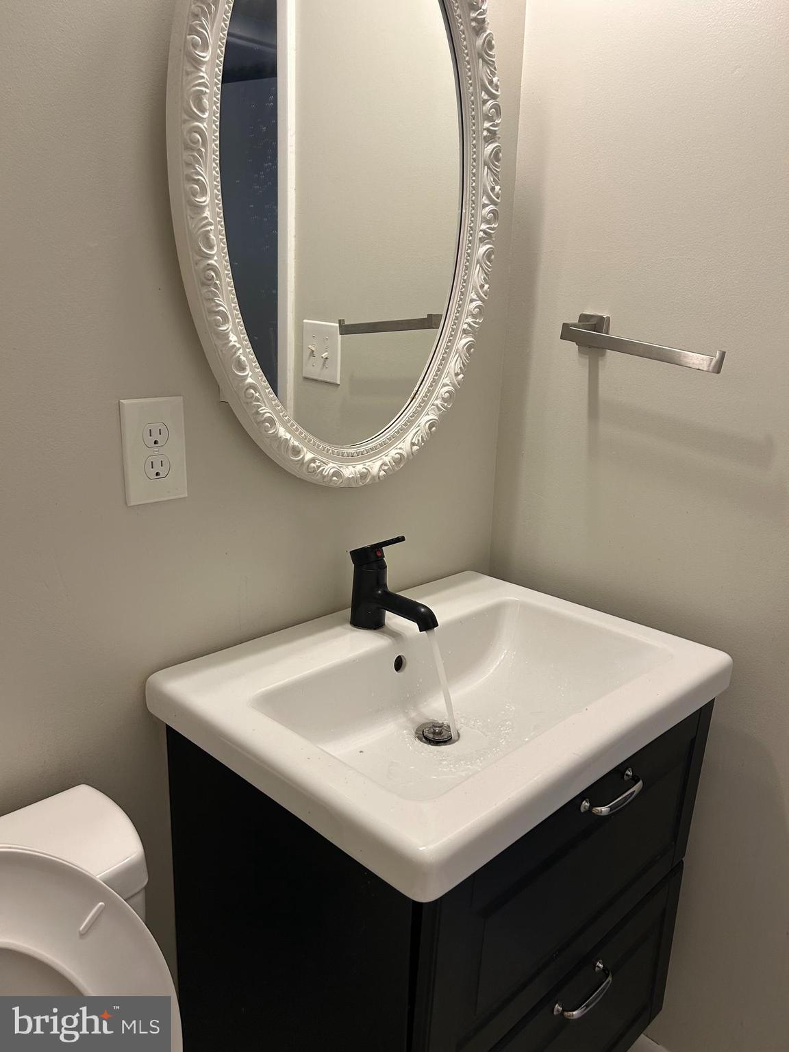 FOX MILL ESTATES - Residential Lease